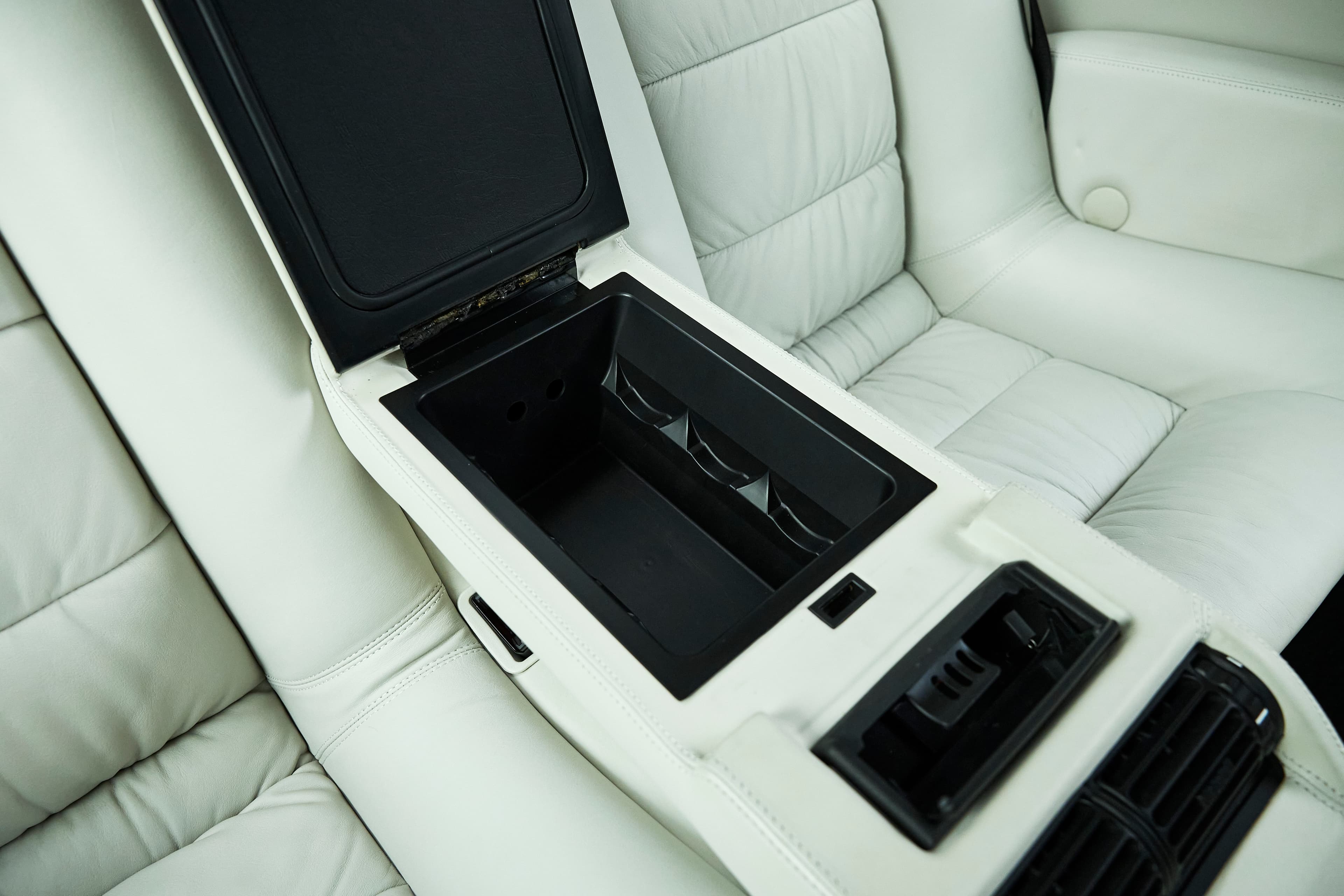 1987 E24 M6 - Image 86