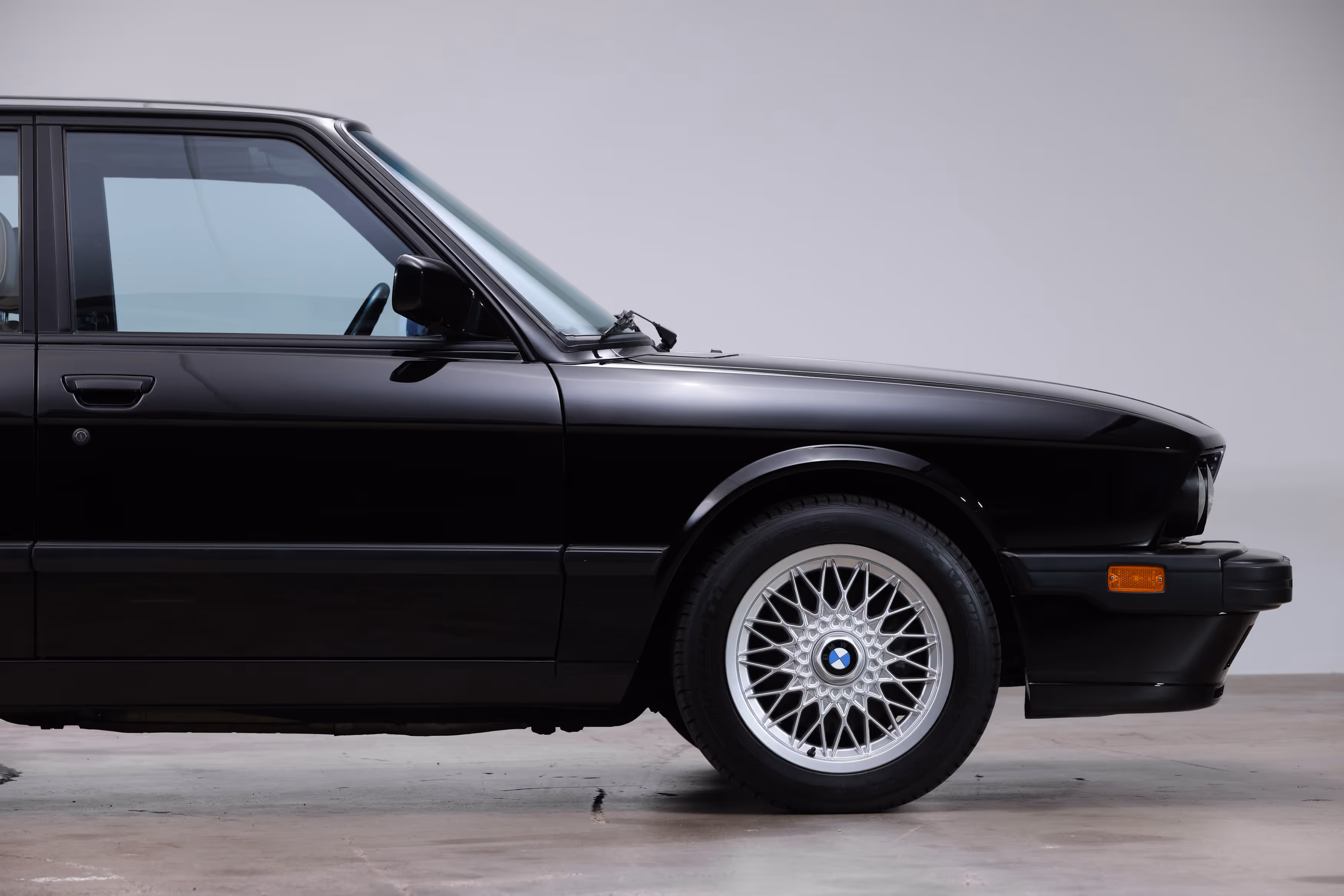 1988 BMW E28 M5 - Image 26