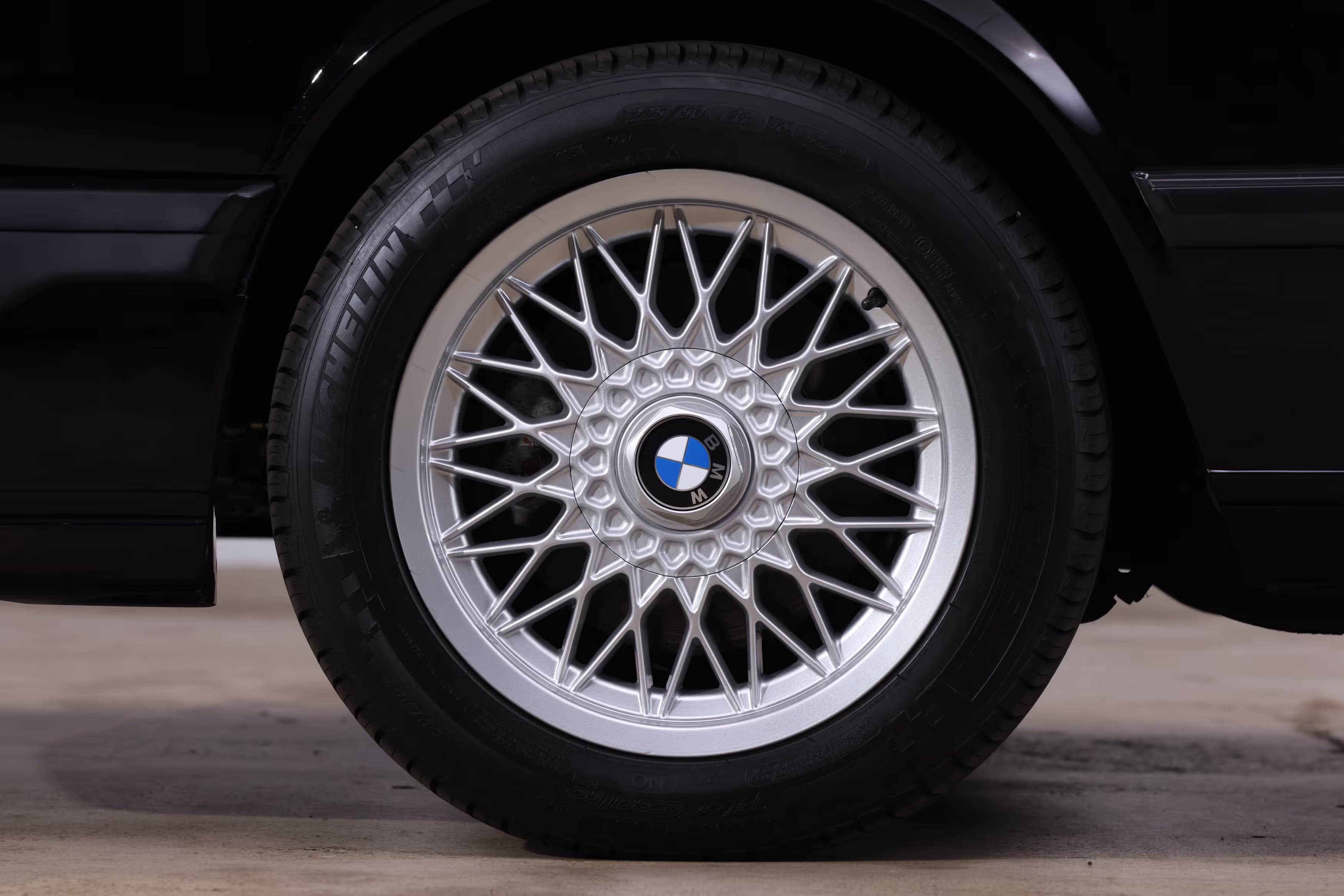 1988 BMW E28 M5 - Image 42