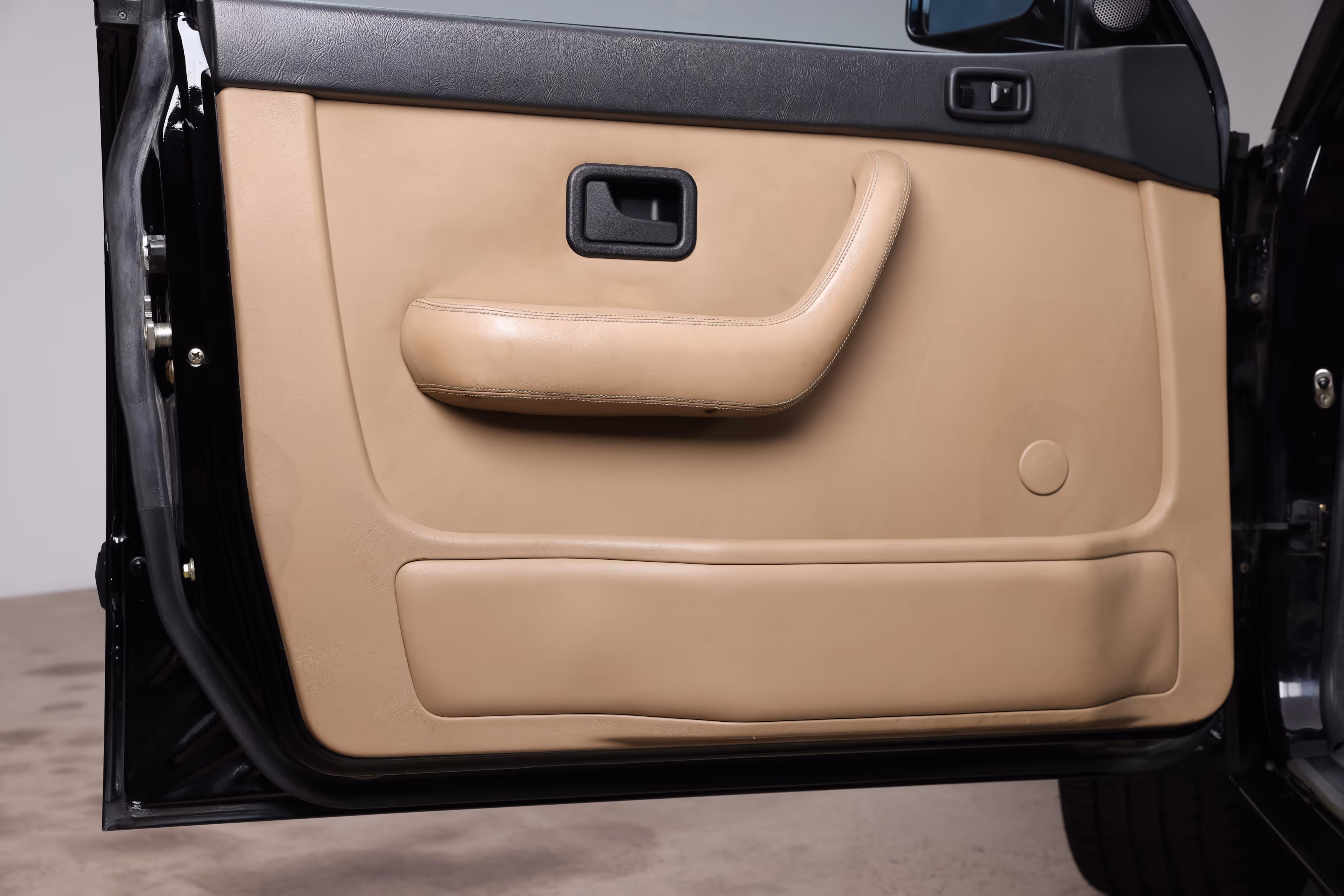 1988 BMW E28 M5 - Image 91
