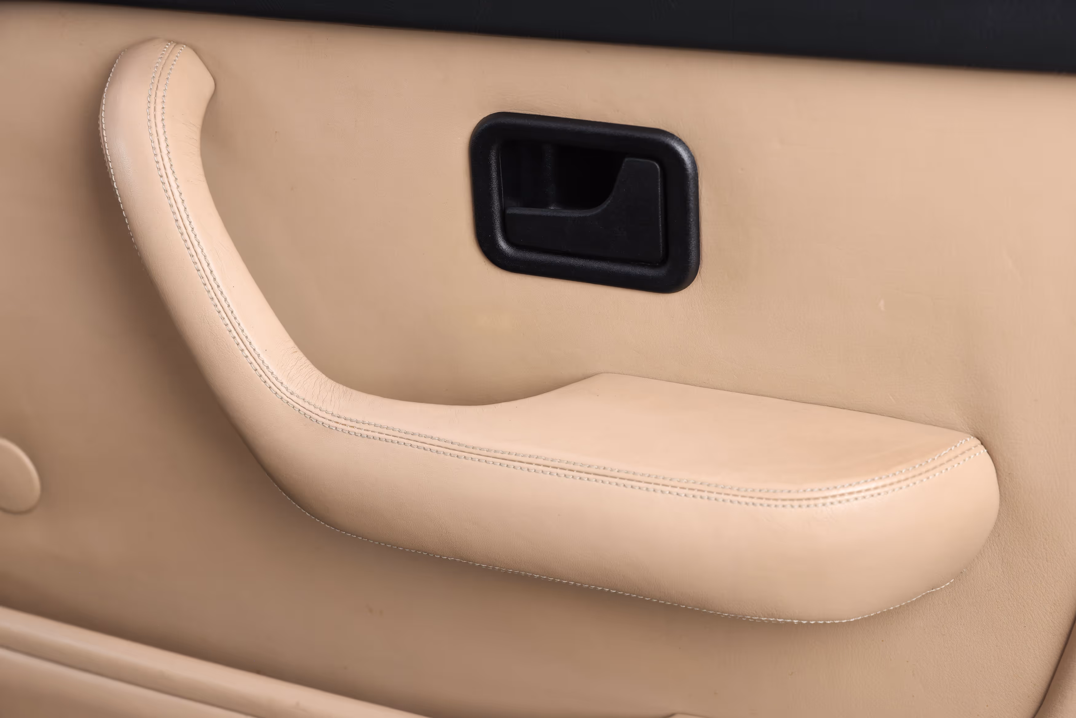 1988 BMW E28 M5 - Image 95