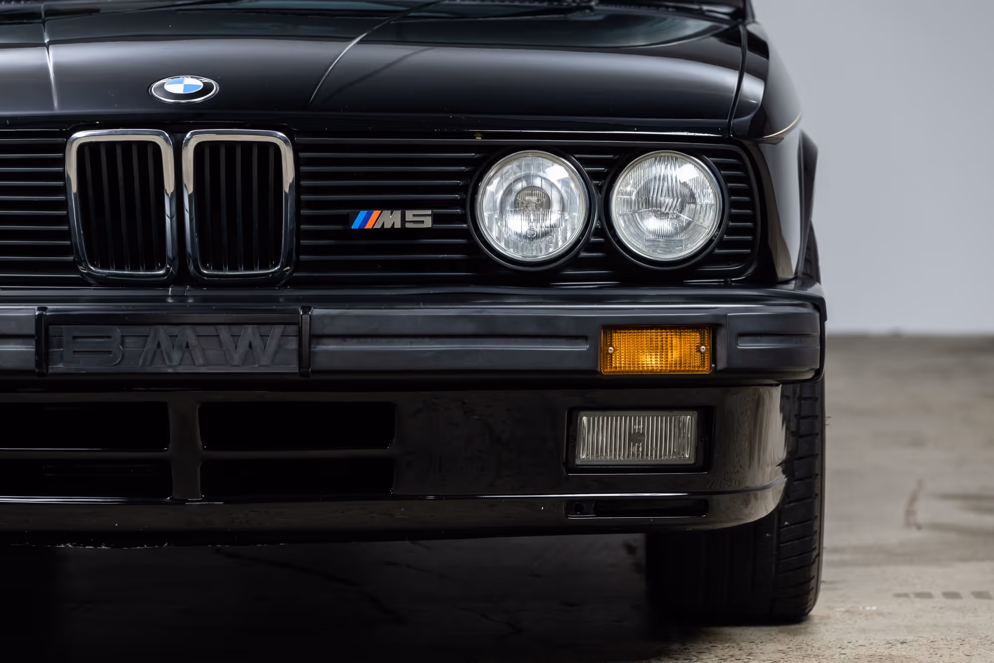 1988 BMW E28 M5 - Image 15