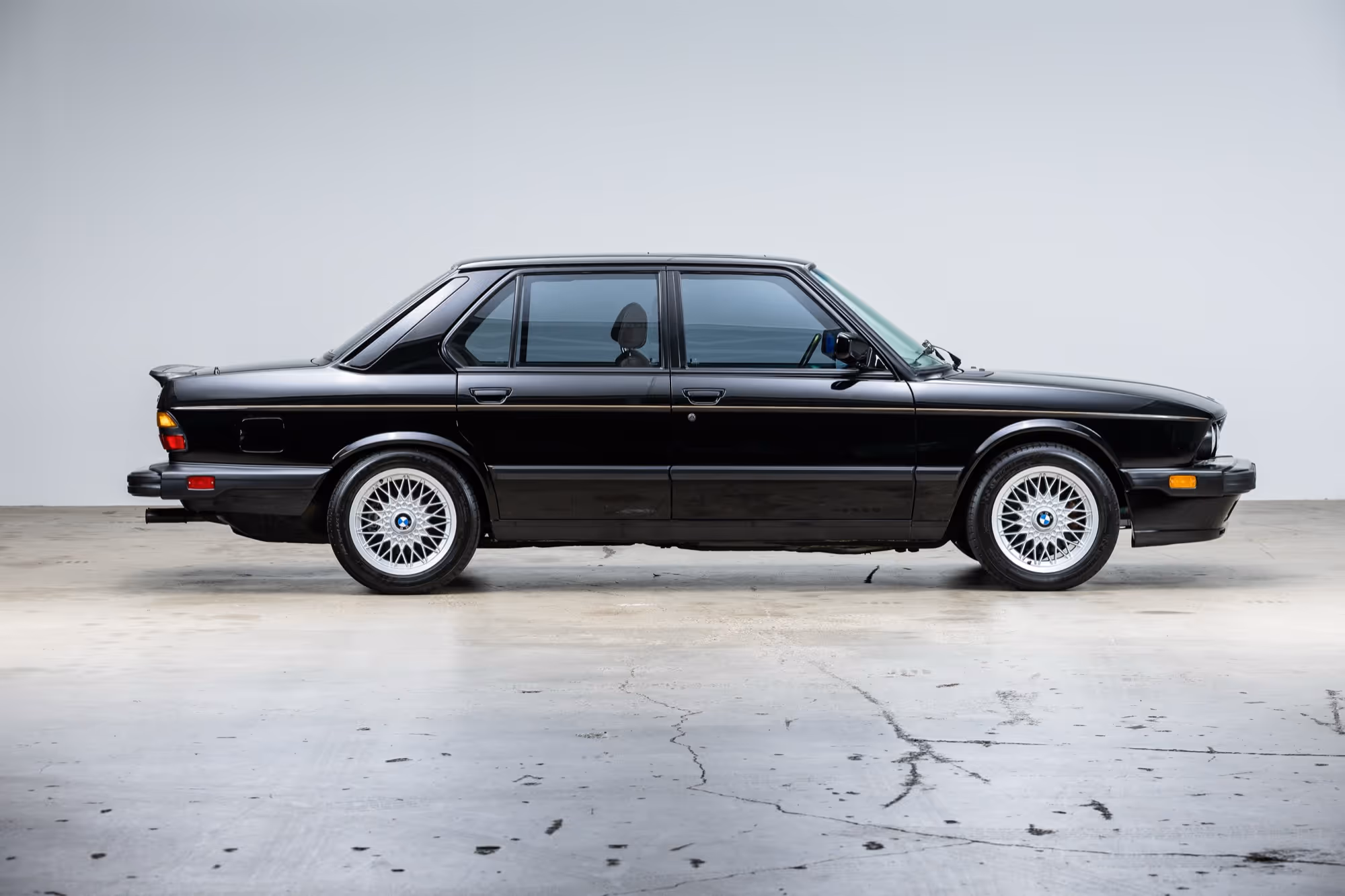 1988 BMW E28 M5 - Image 4