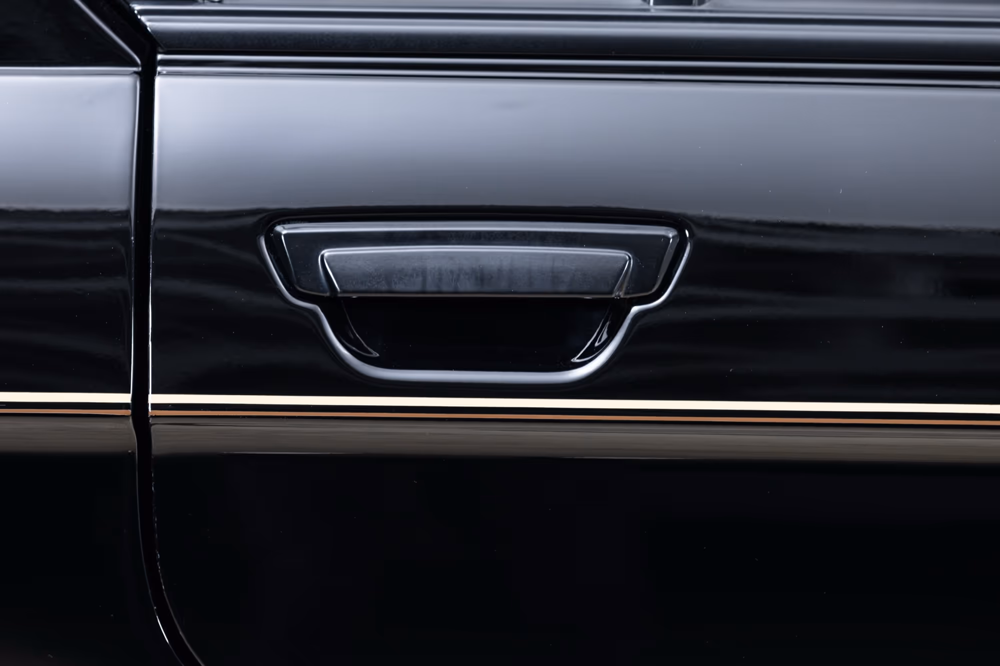 1988 BMW E28 M5 - Image 28