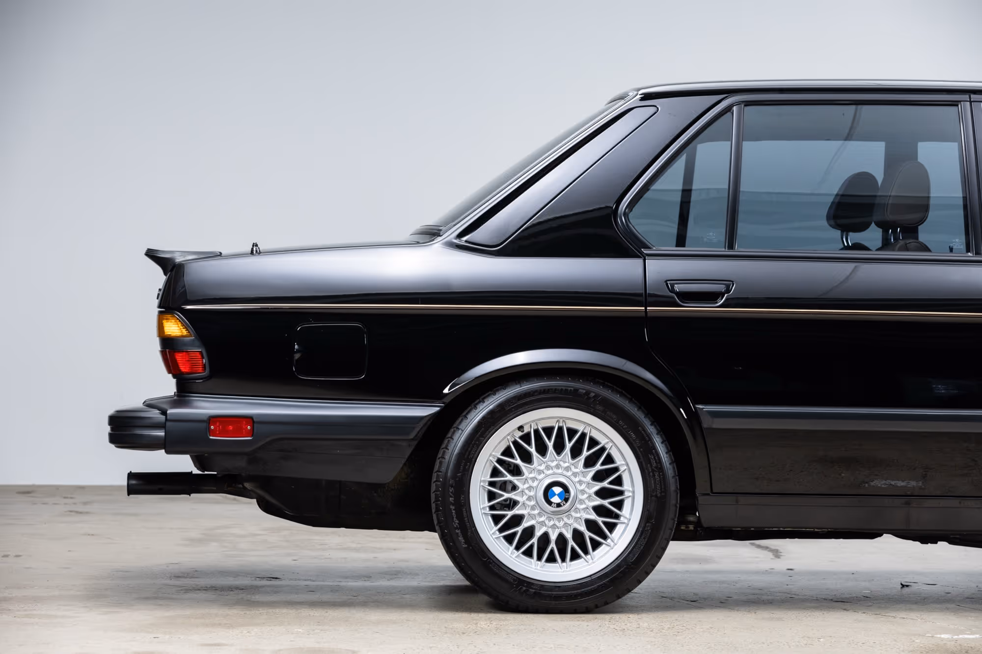 1988 BMW E28 M5 - Image 9