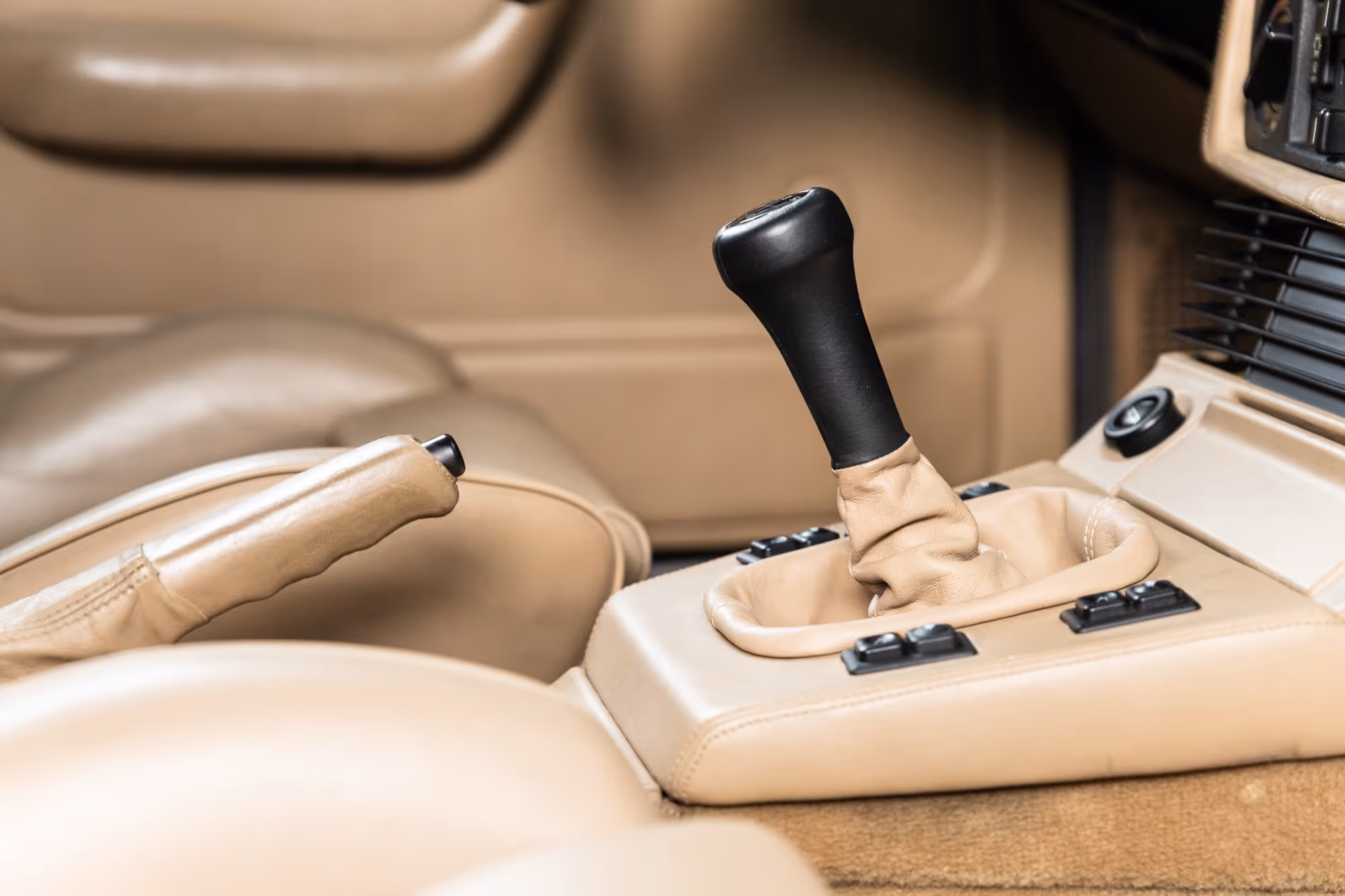 1988 BMW E28 M5 - Image 42