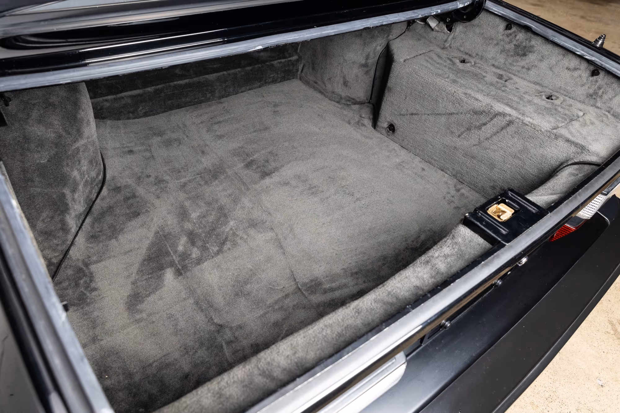 1988 BMW E28 M5 - Image 81