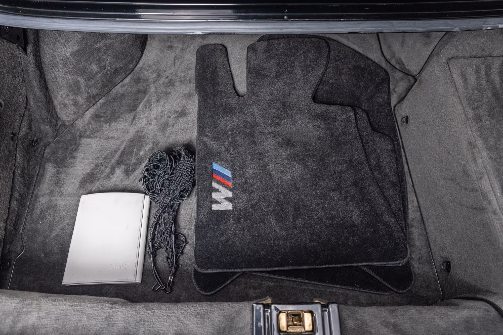 1988 BMW E28 M5 - Image 84