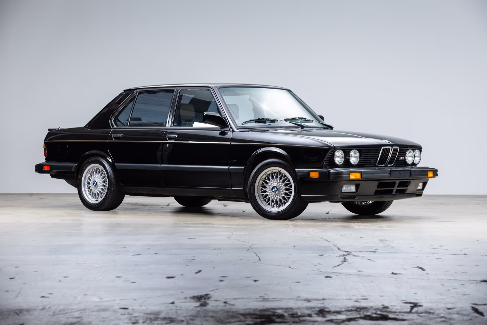 1988 BMW E28 M5 - Image 1
