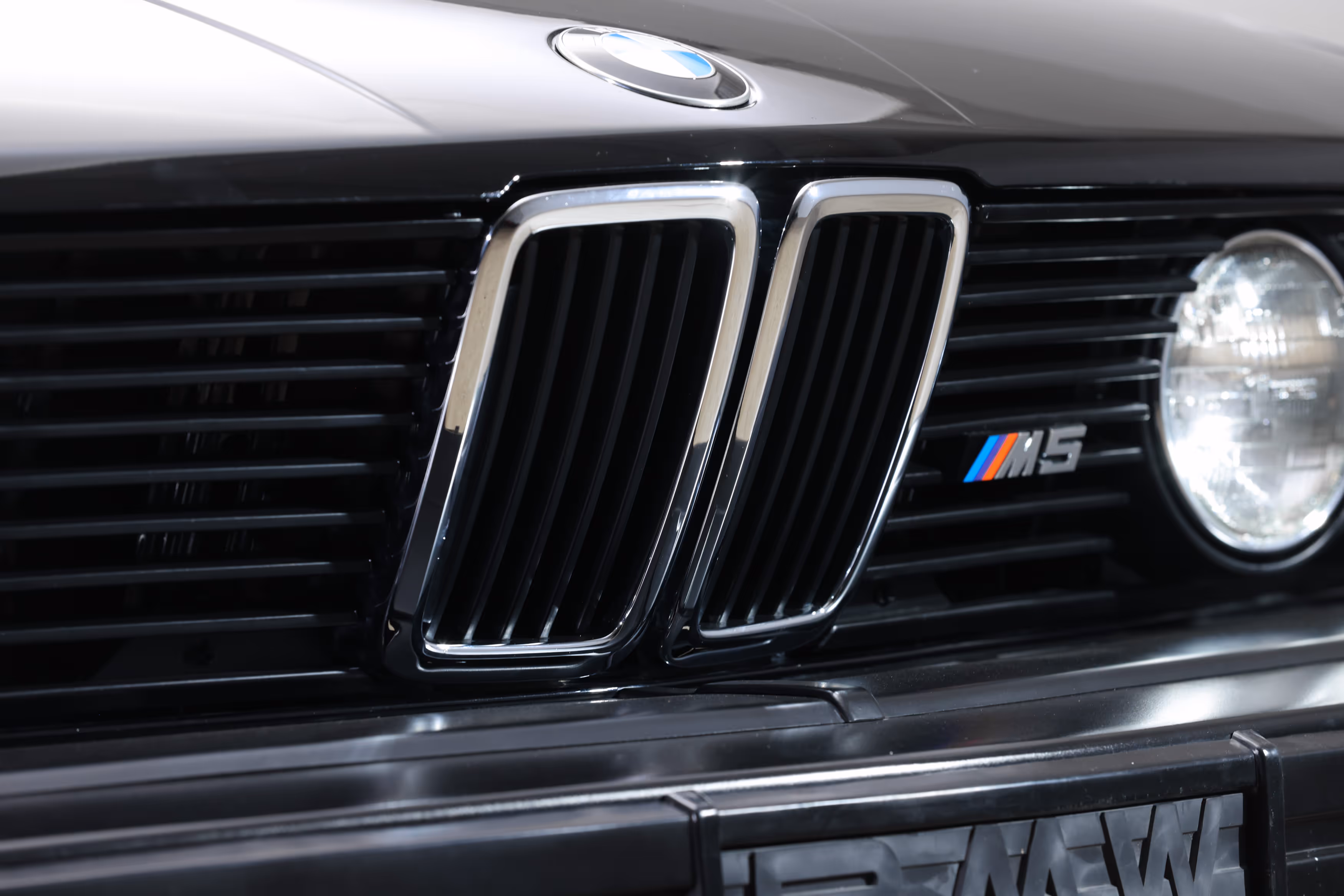 1988 BMW E28 M5 - Image 26