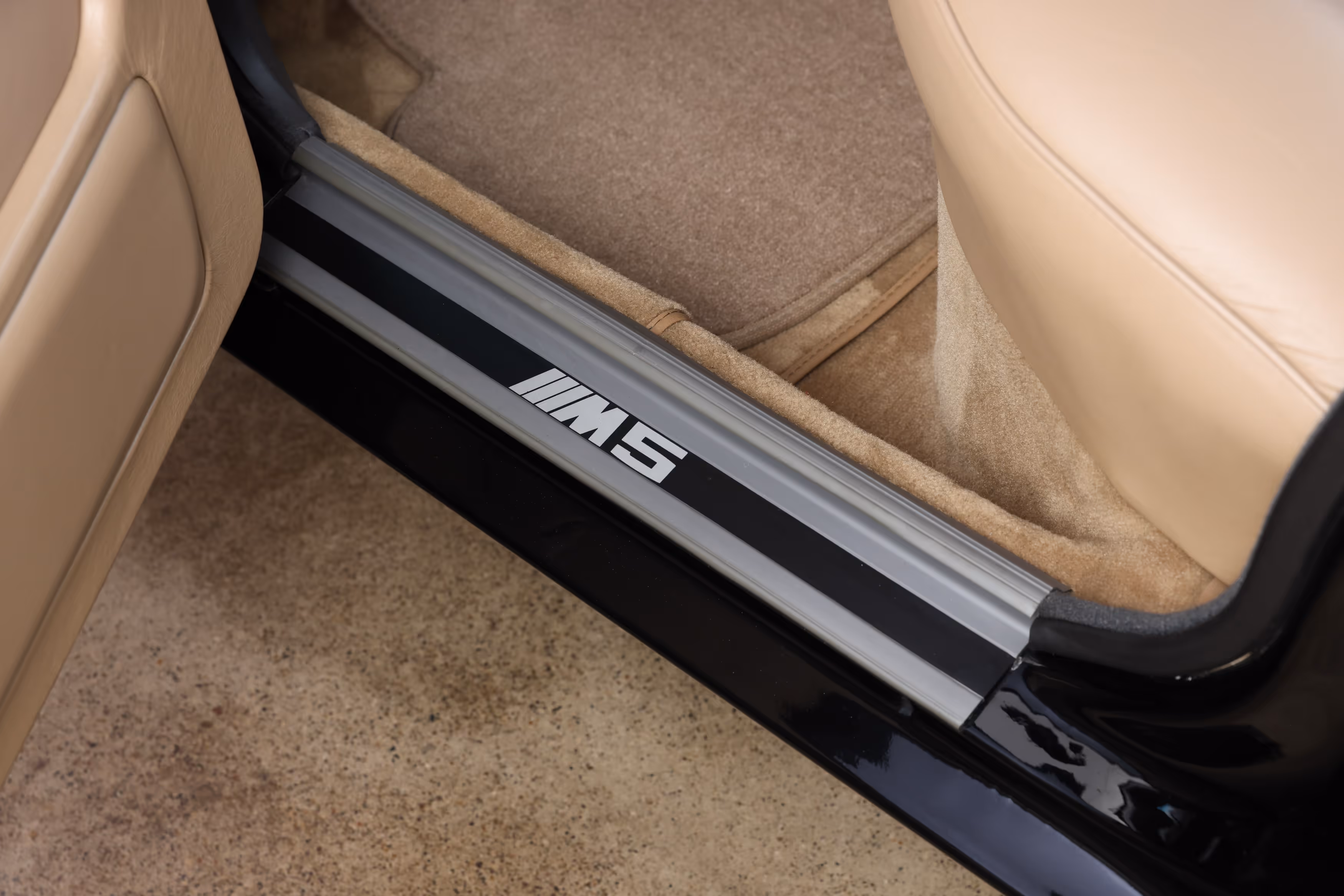 1988 BMW E28 M5 - Image 46