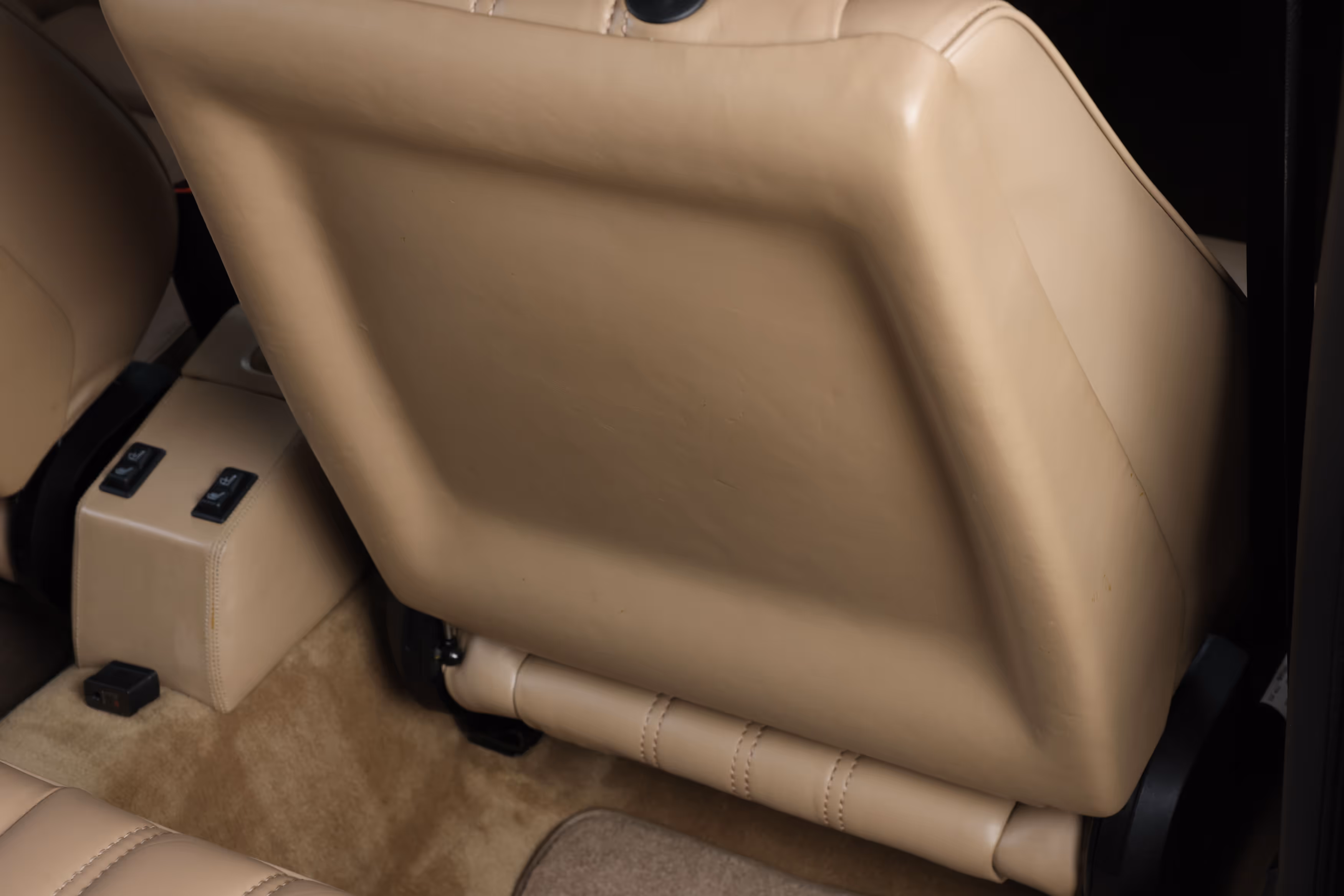 1988 BMW E28 M5 - Image 84