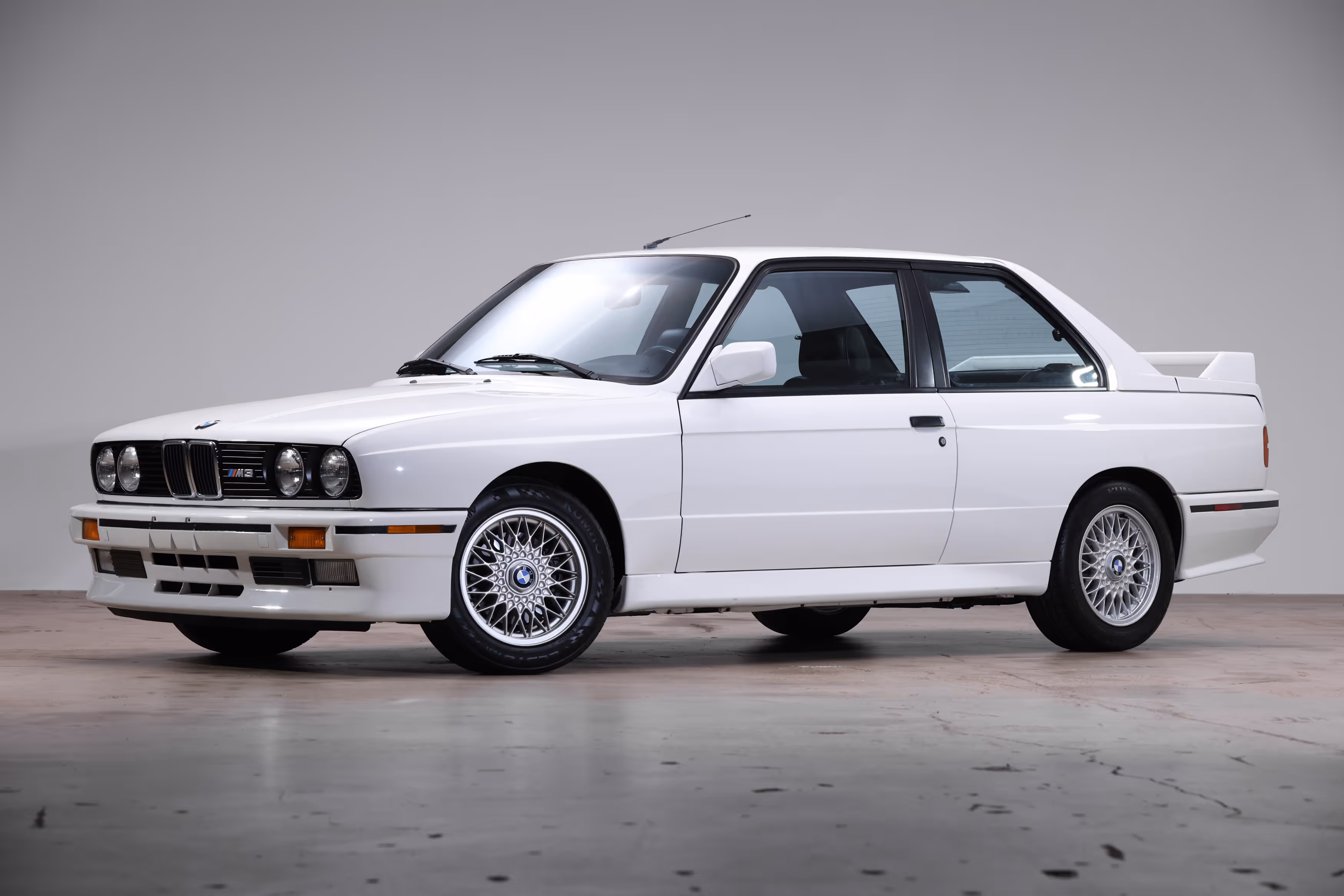 1988 BMW E30 M3 - Image 2