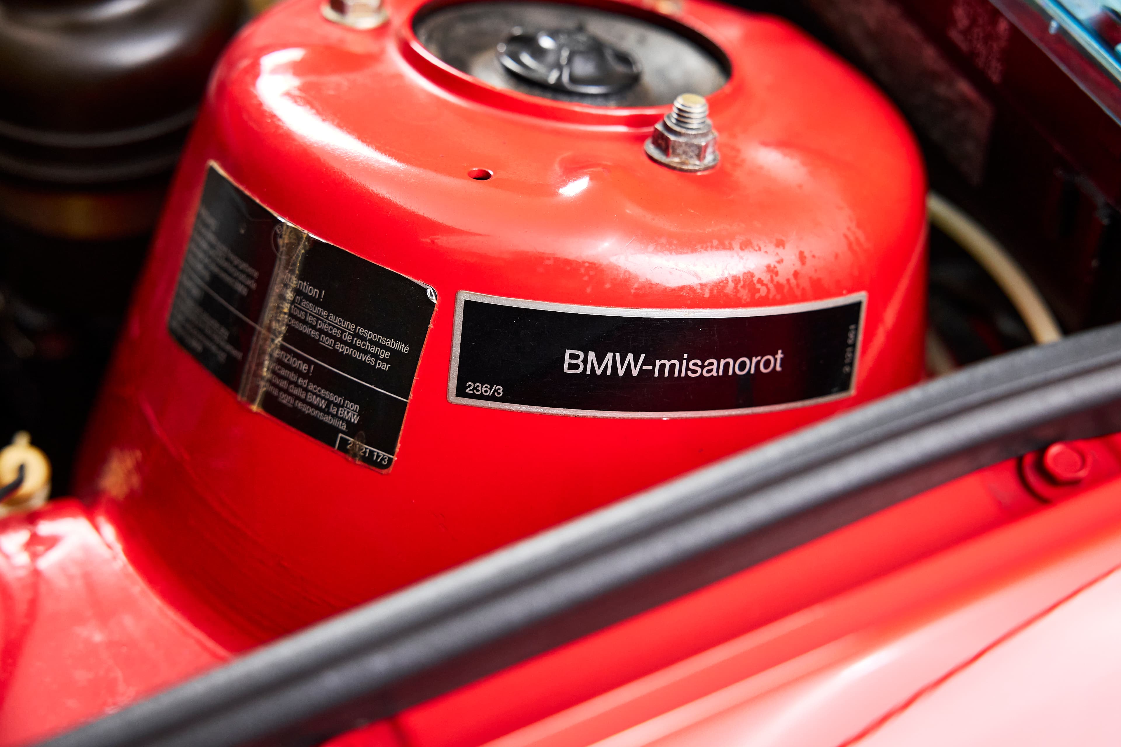 1989 Johnny Cecotto E30 M3 - Image 102