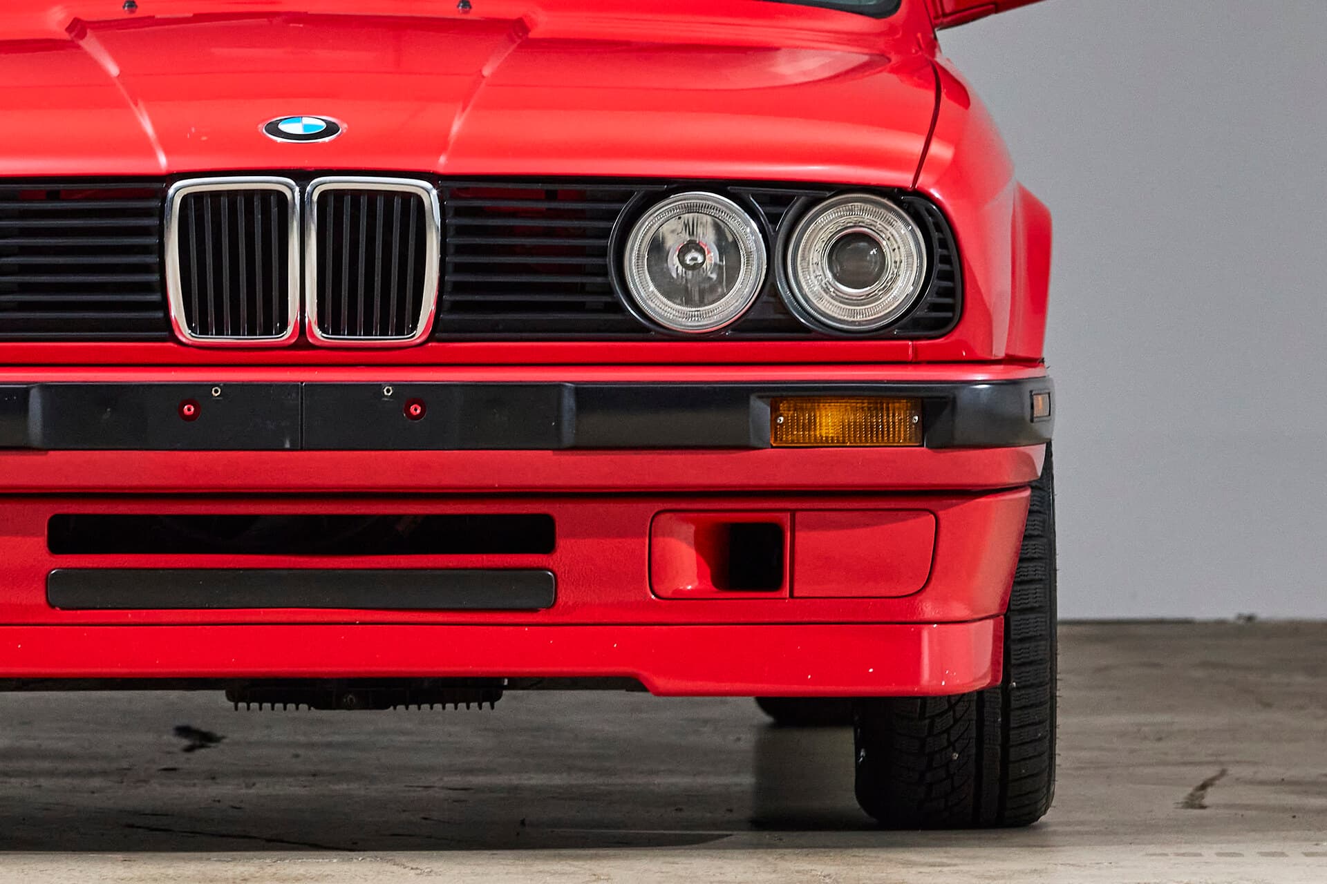 1991 BMW E30 318is - Image 13