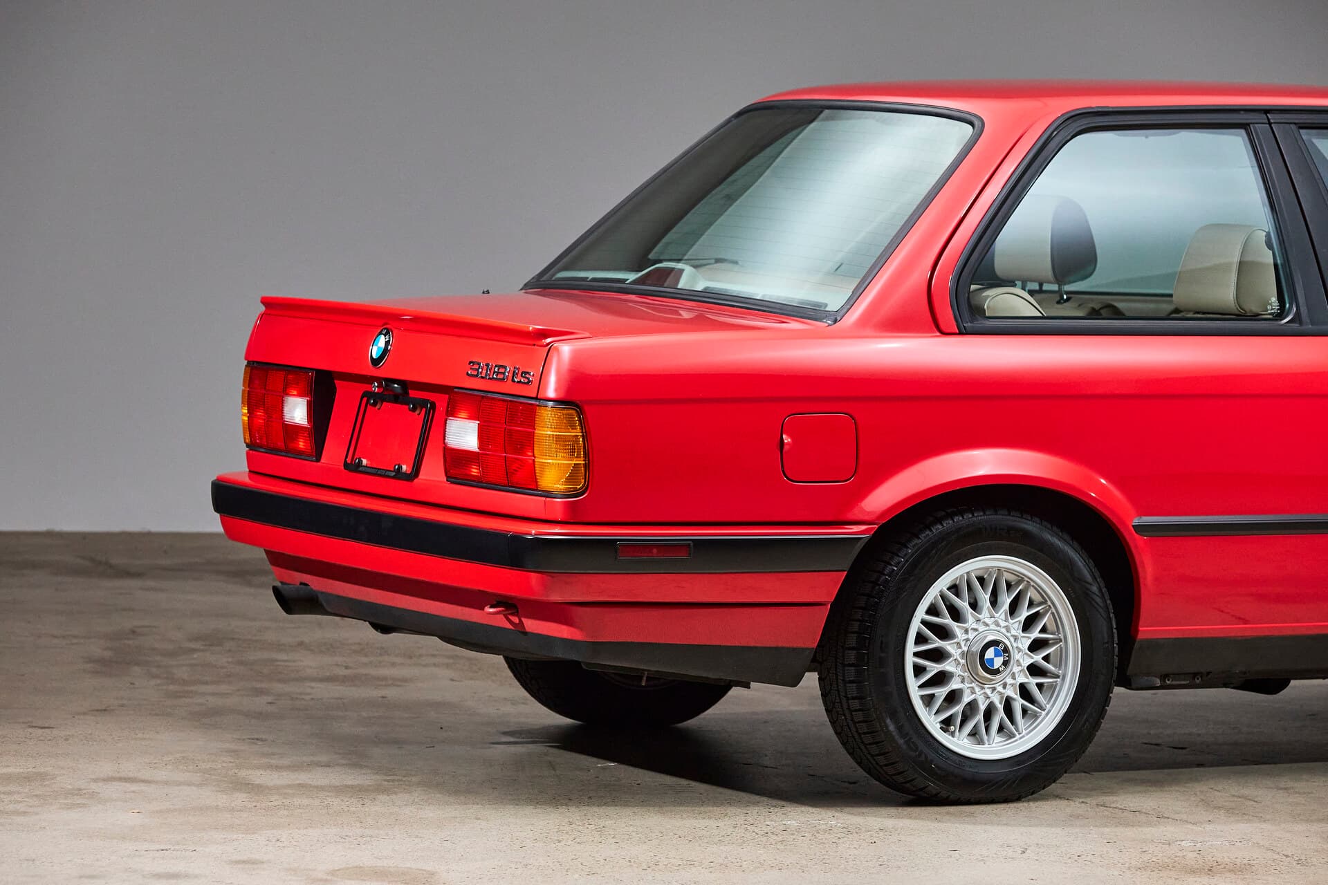 1991 BMW E30 318is - Image 16