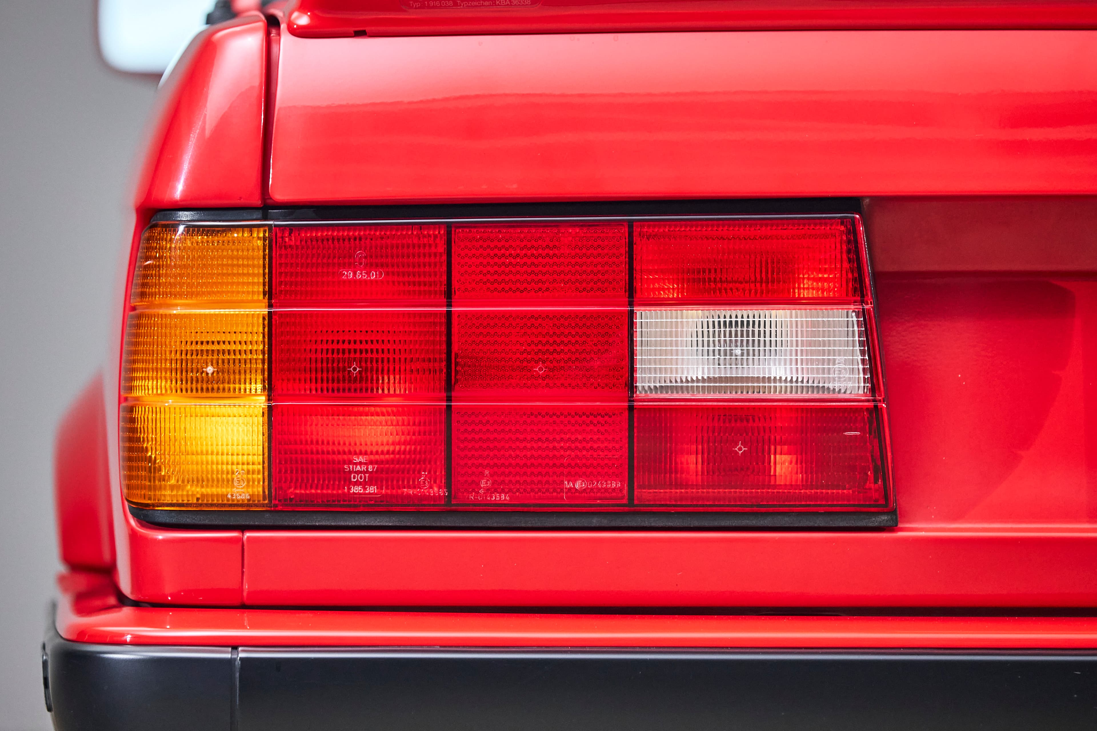1991 BMW E30 318is - Image 23