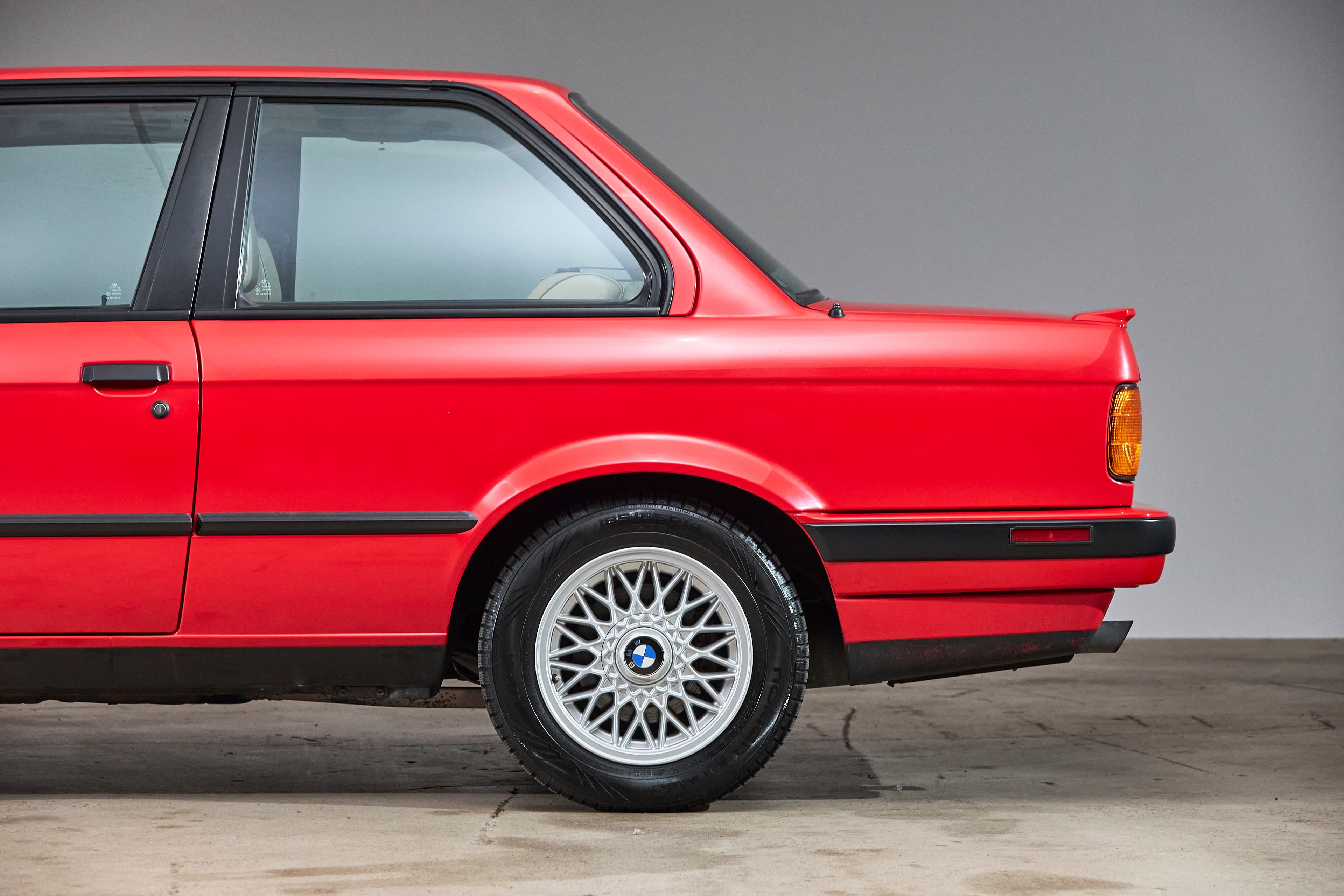 1991 BMW E30 318is - Image 25