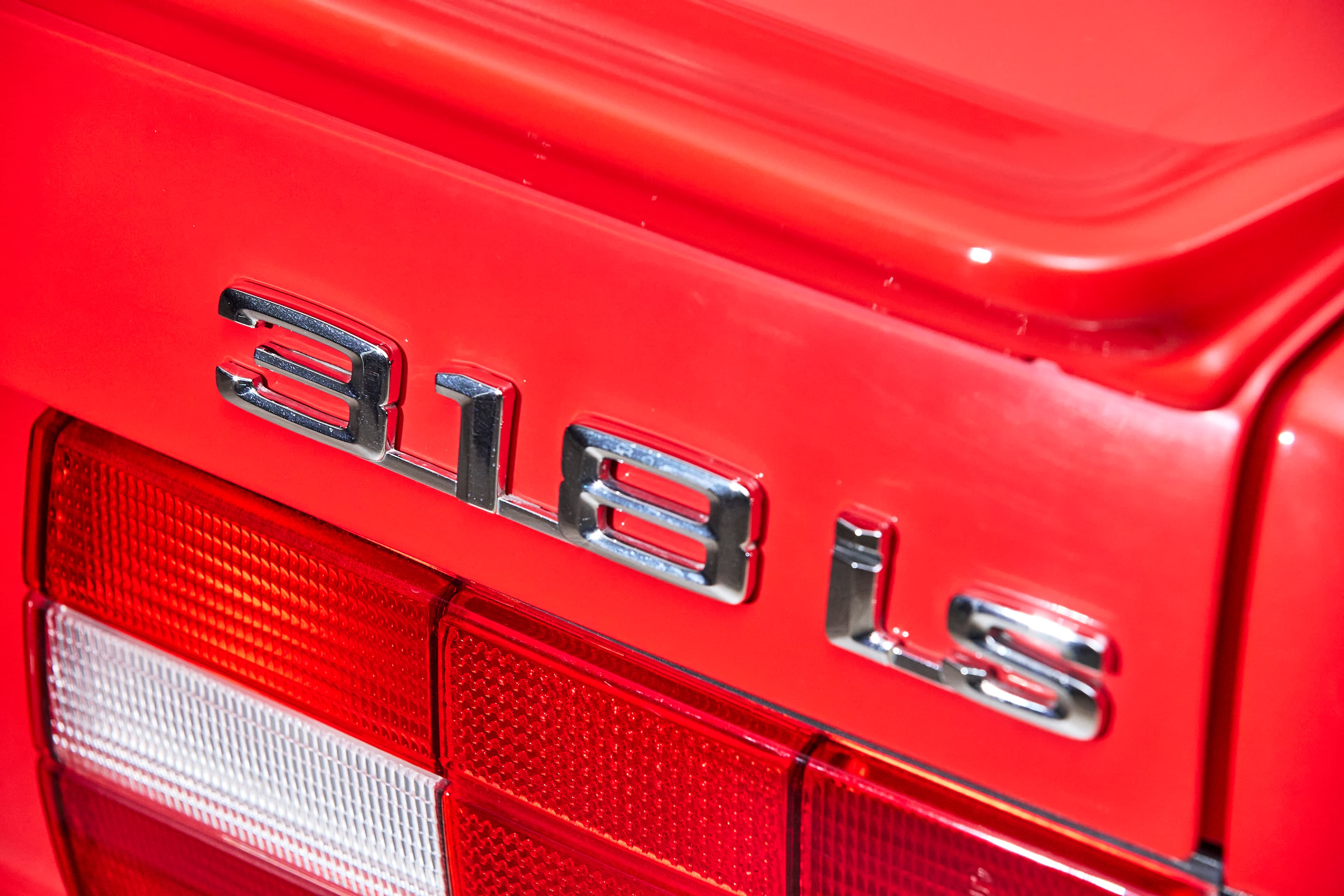 1991 BMW E30 318is - Image 40