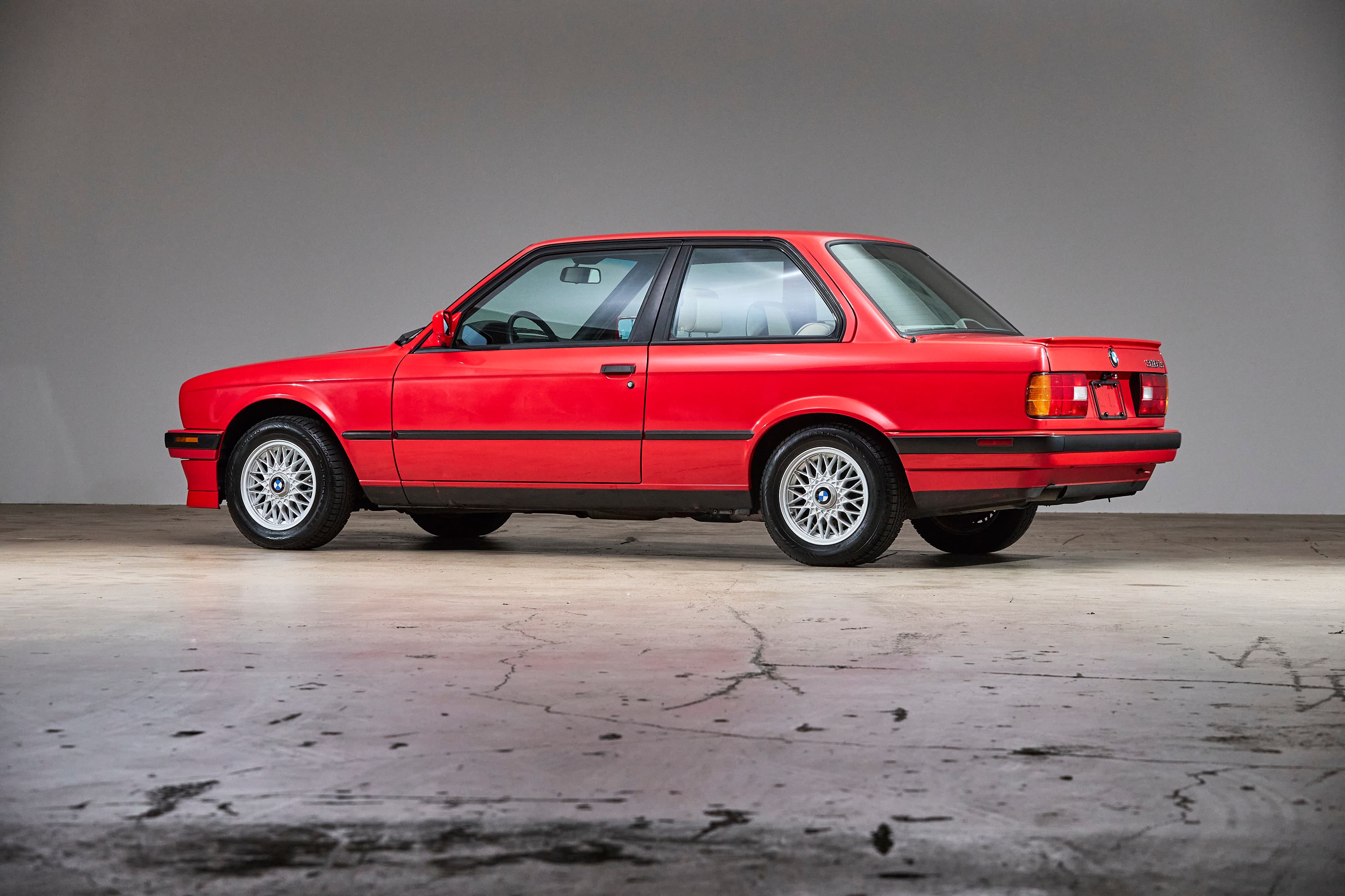 1991 BMW E30 318is - Image 6