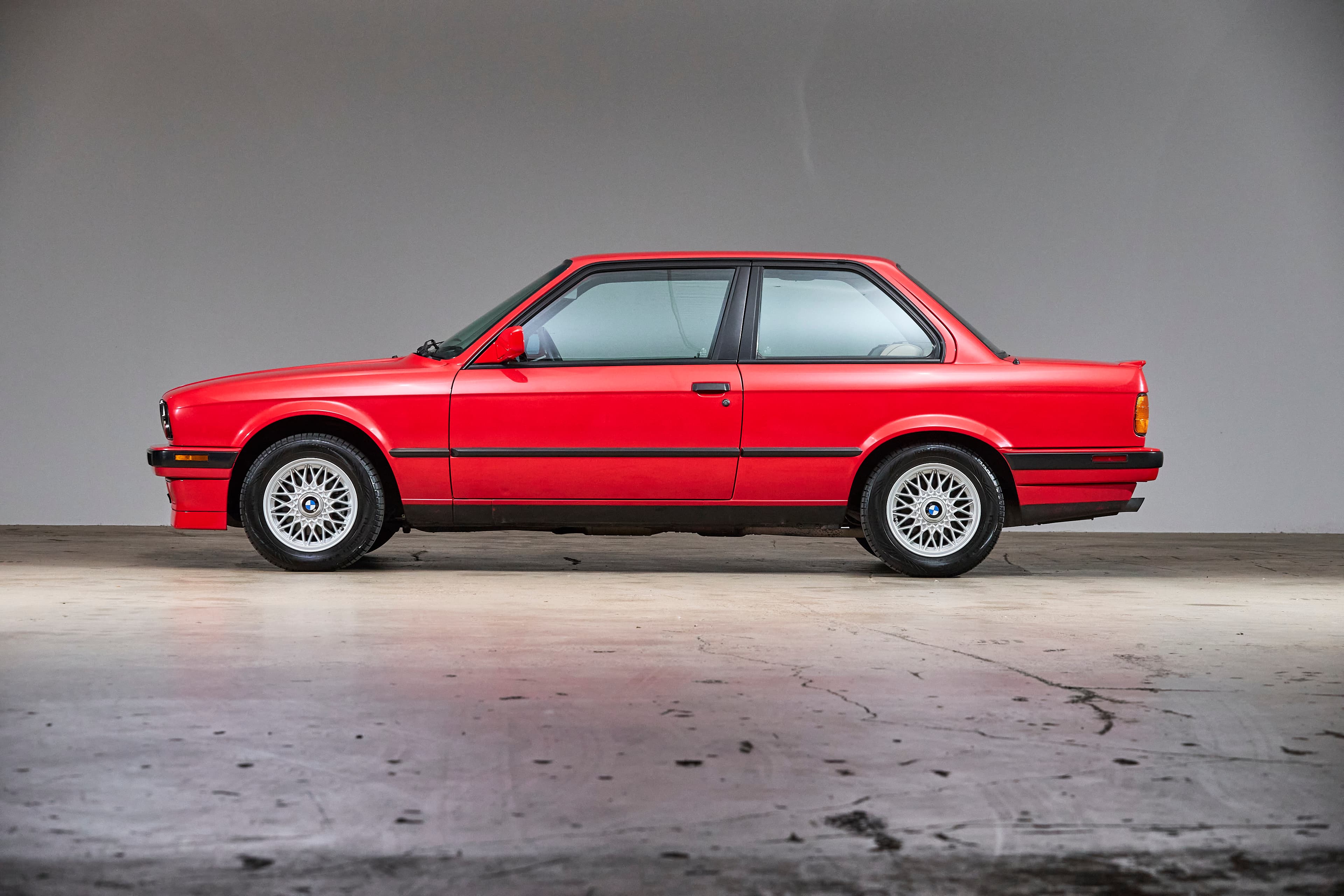 1991 BMW E30 318is - Image 7