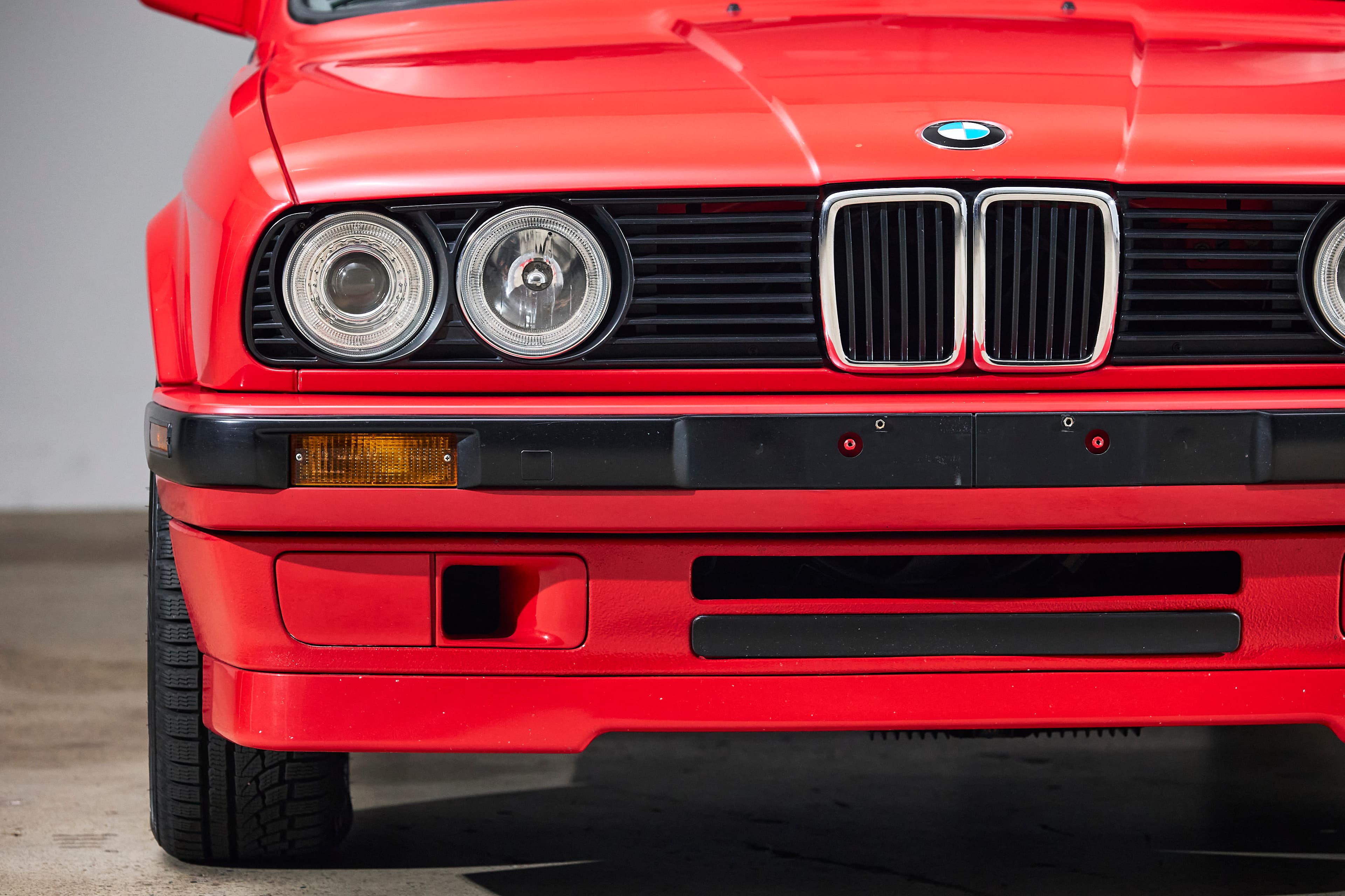 1991 BMW E30 318is - Image 9