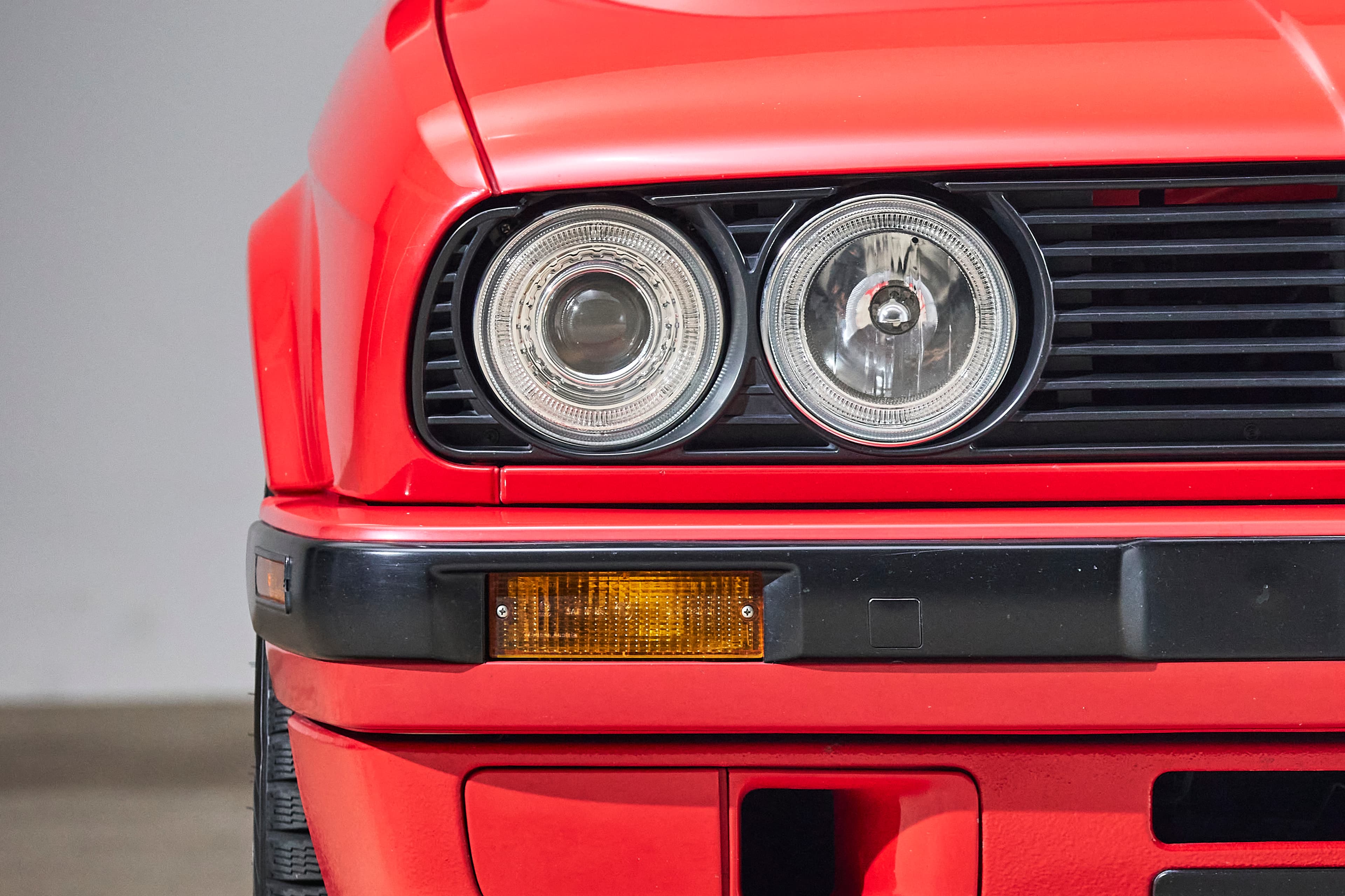 1991 BMW E30 318is - Image 11