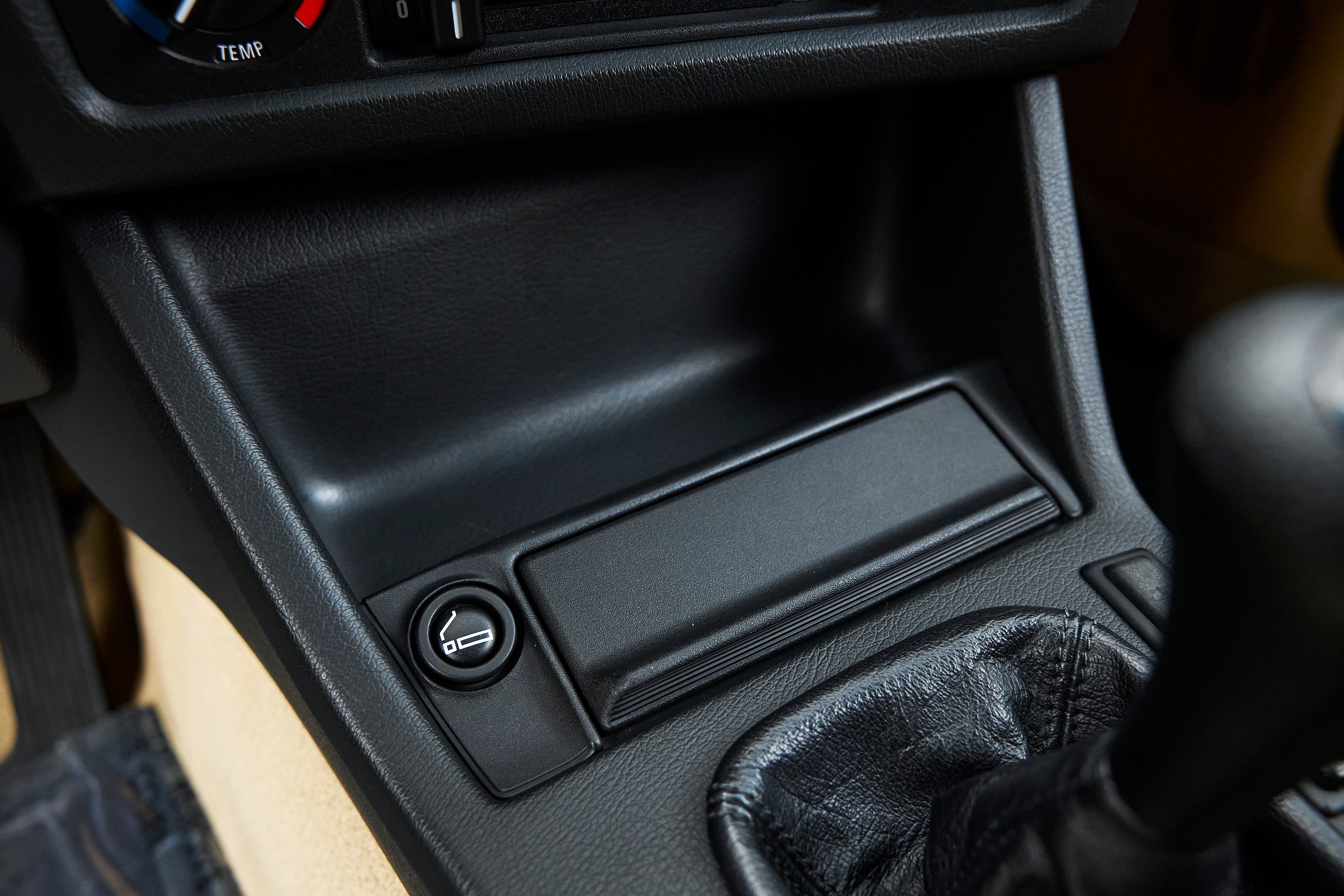 1991 BMW E30 318is - Image 55