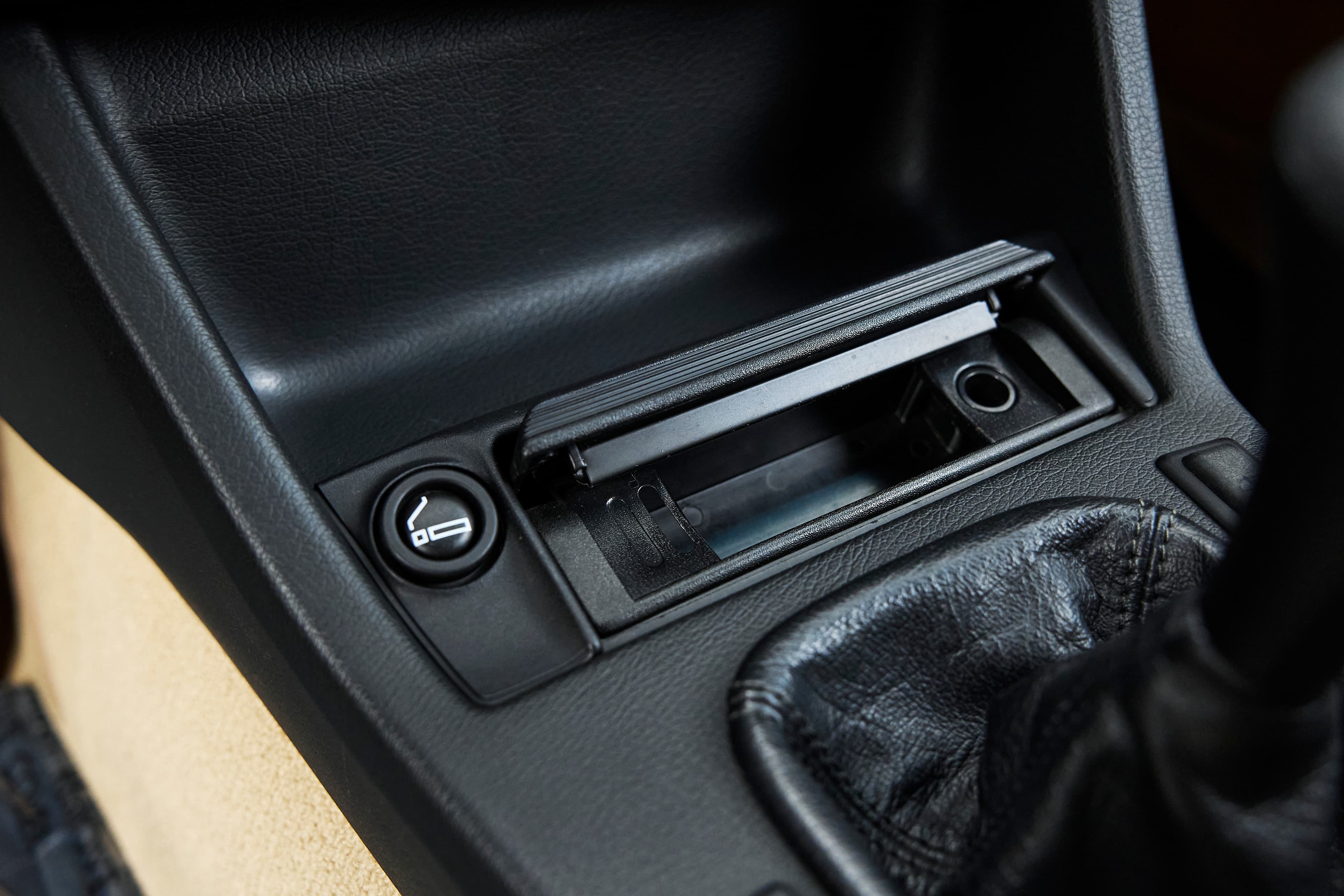 1991 BMW E30 318is - Image 56