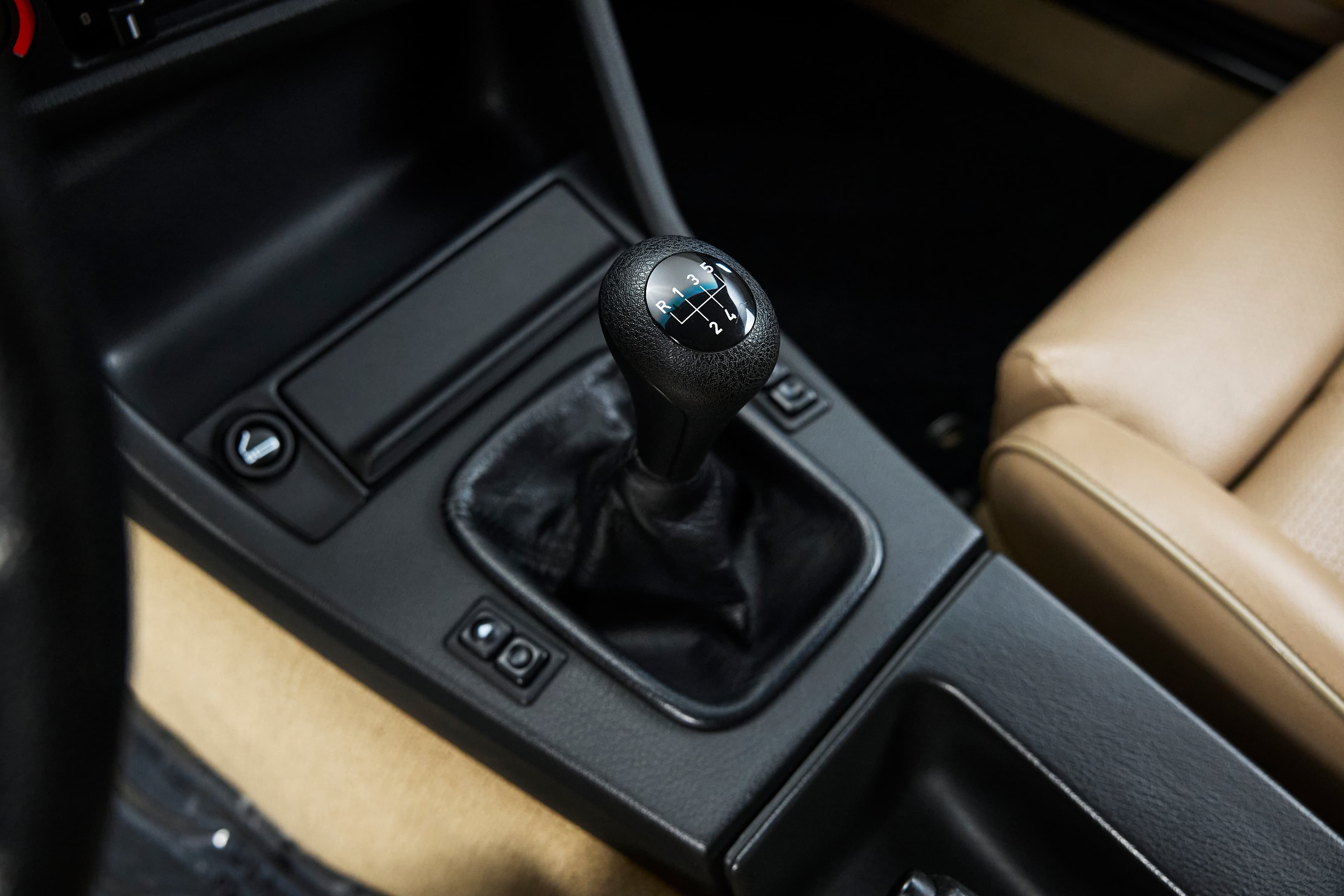 1991 BMW E30 318is - Image 57