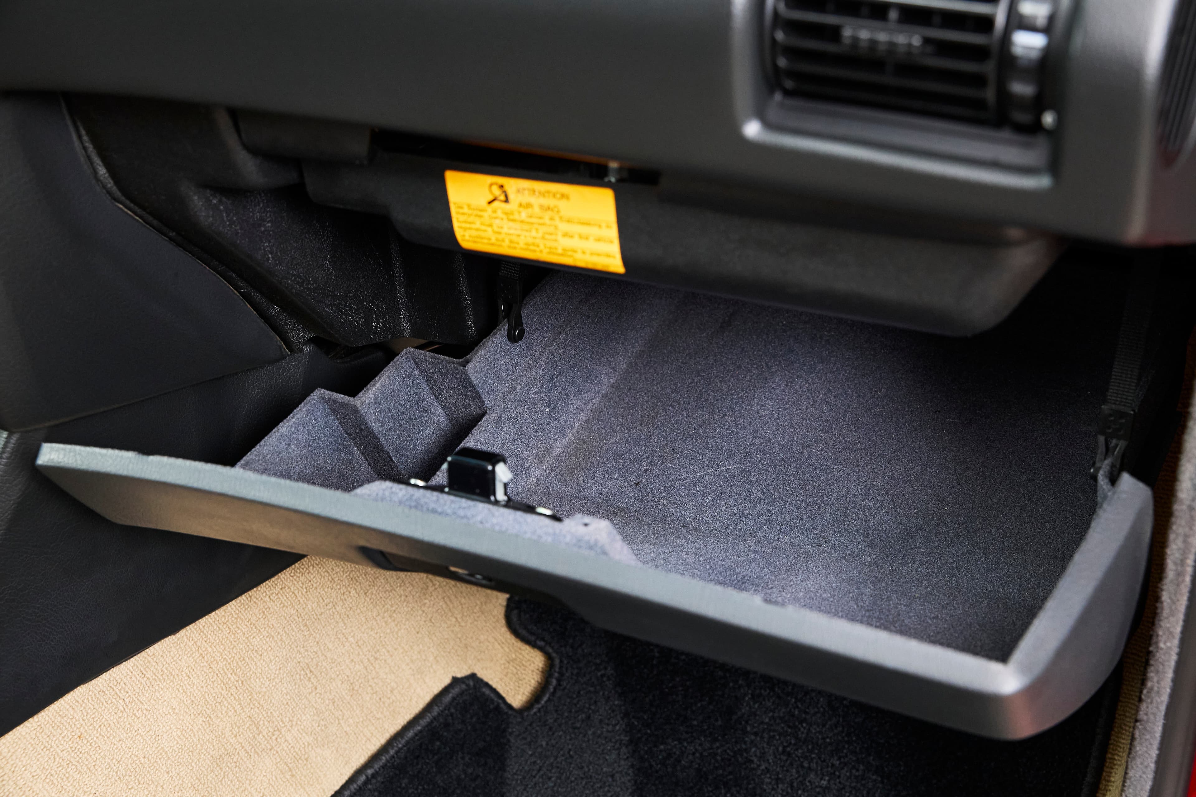 1991 BMW E30 318is - Image 63