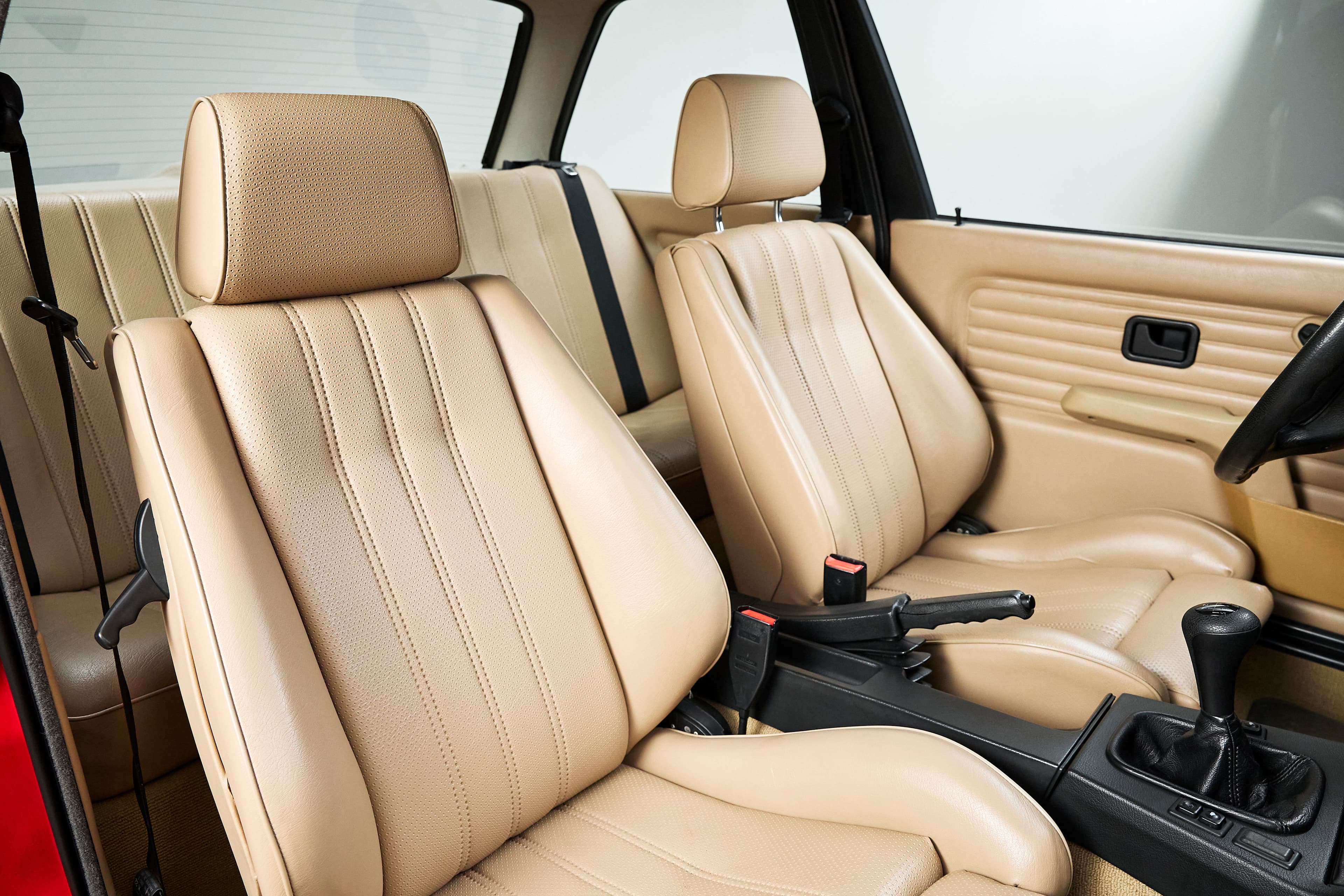 1991 BMW E30 318is - Image 70