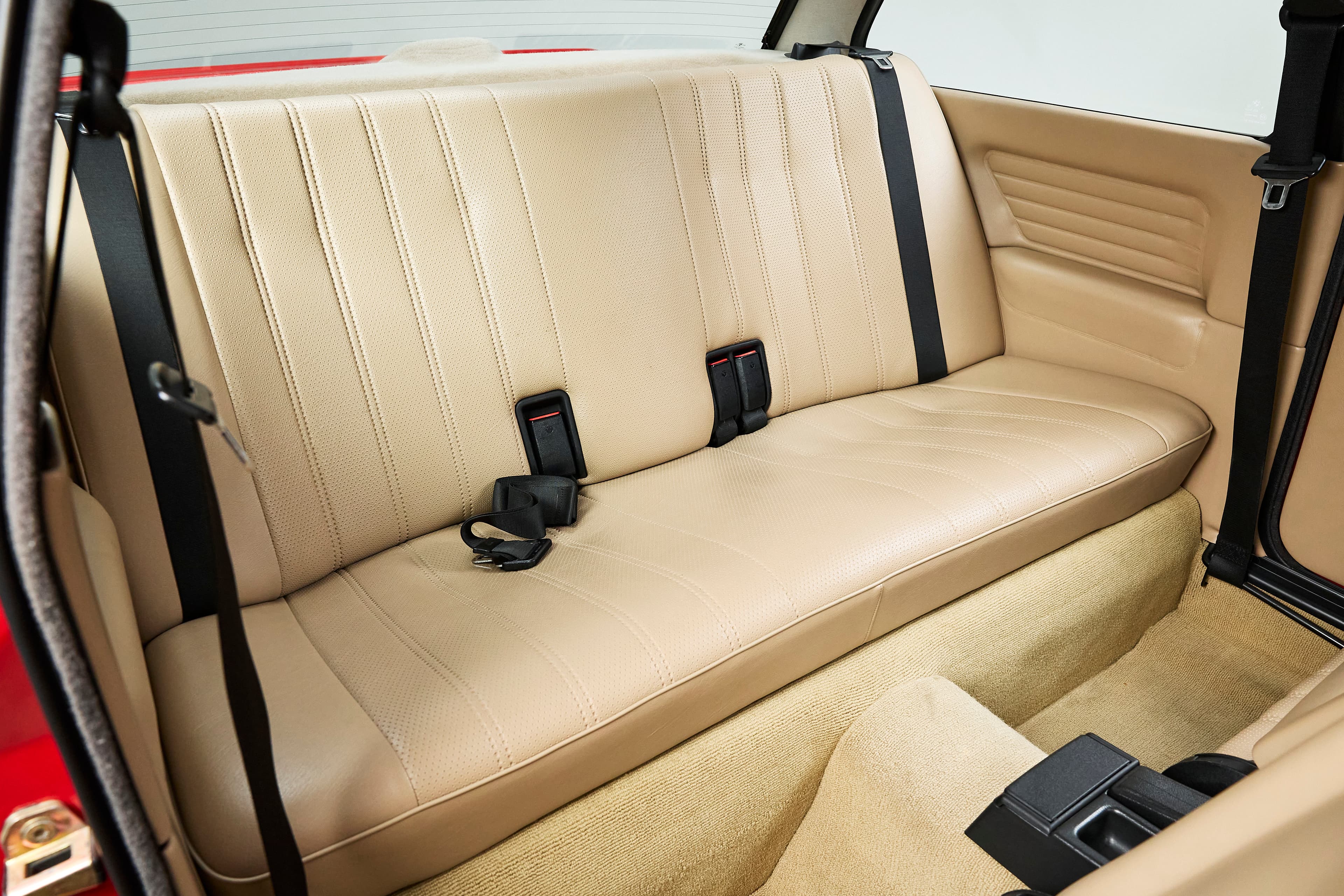 1991 BMW E30 318is - Image 80