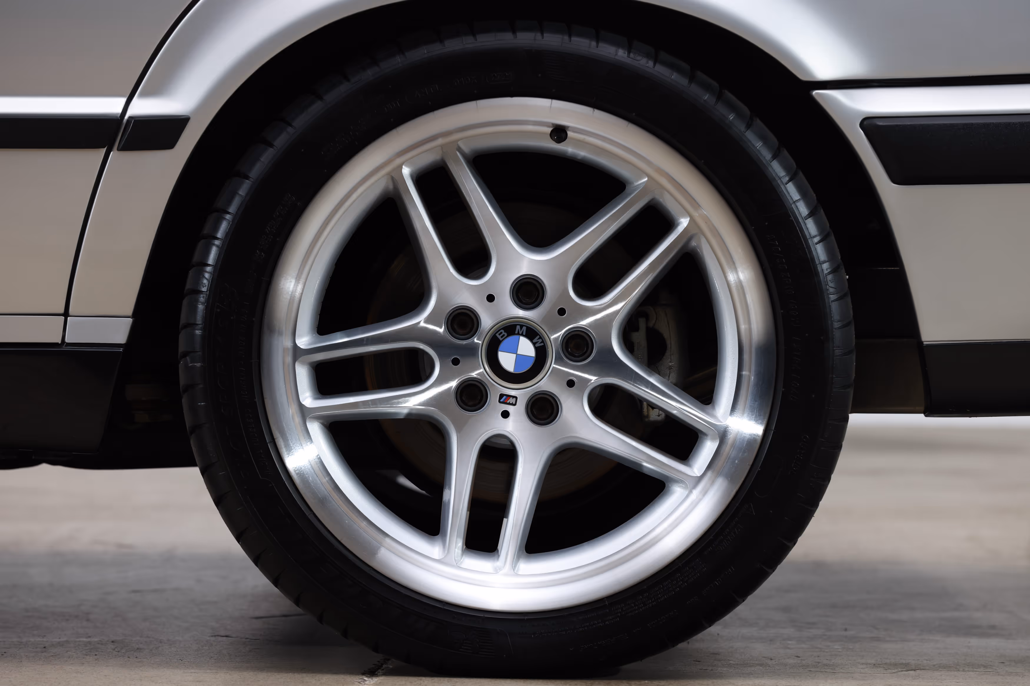 1993 BMW E34 M5 Touring - Image 44
