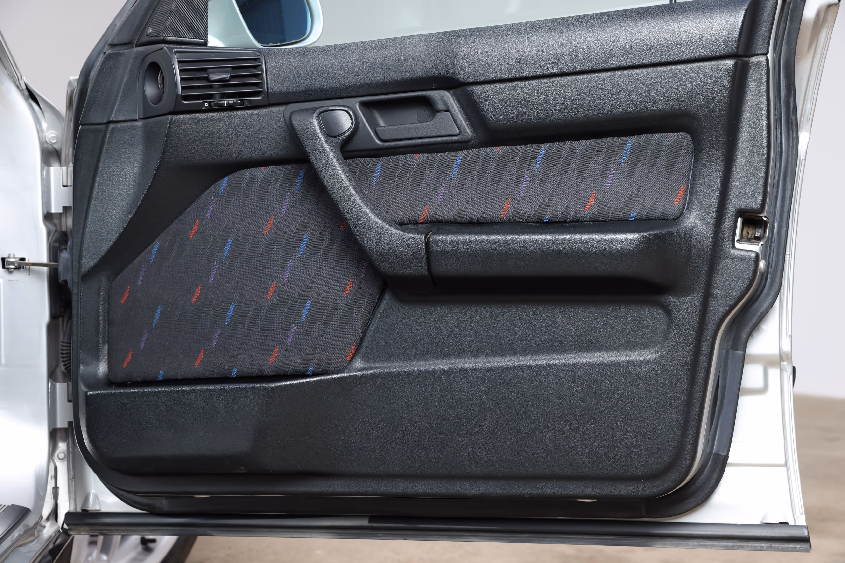 1993 BMW E34 M5 Touring - Image 88