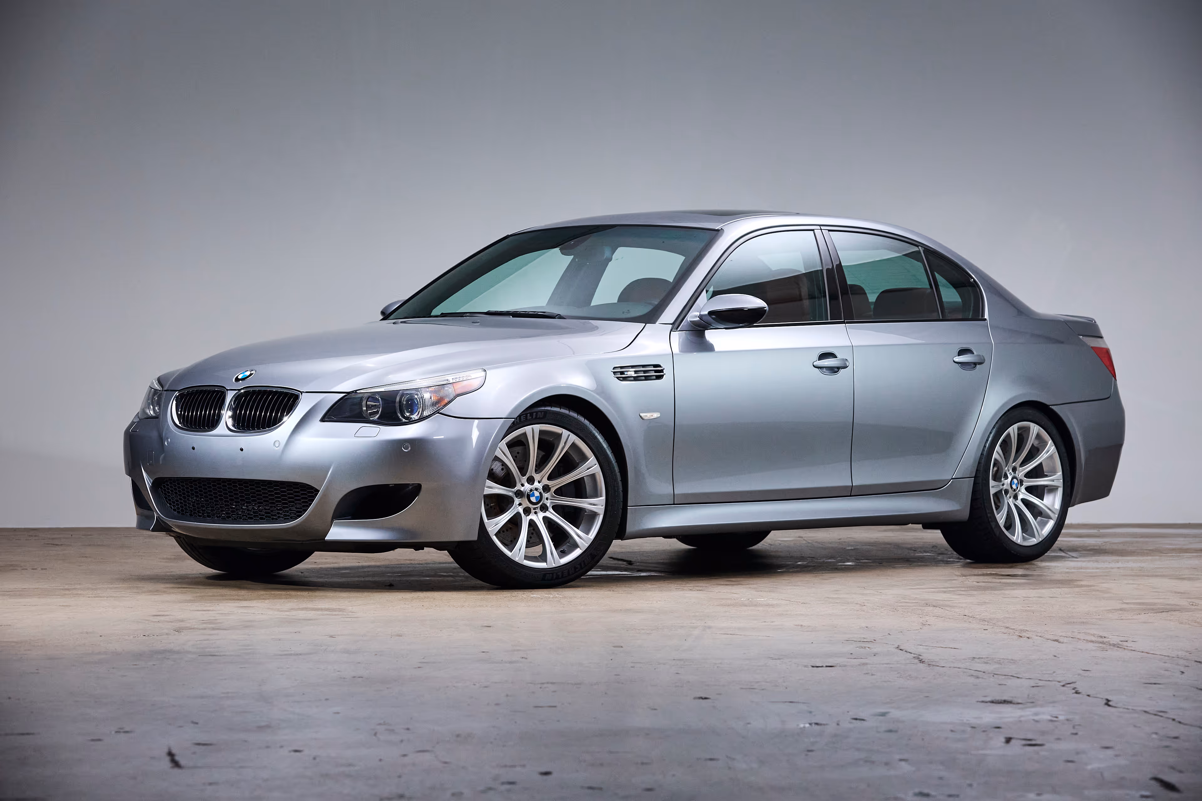 2006 BMW E60 M5 - Image 2