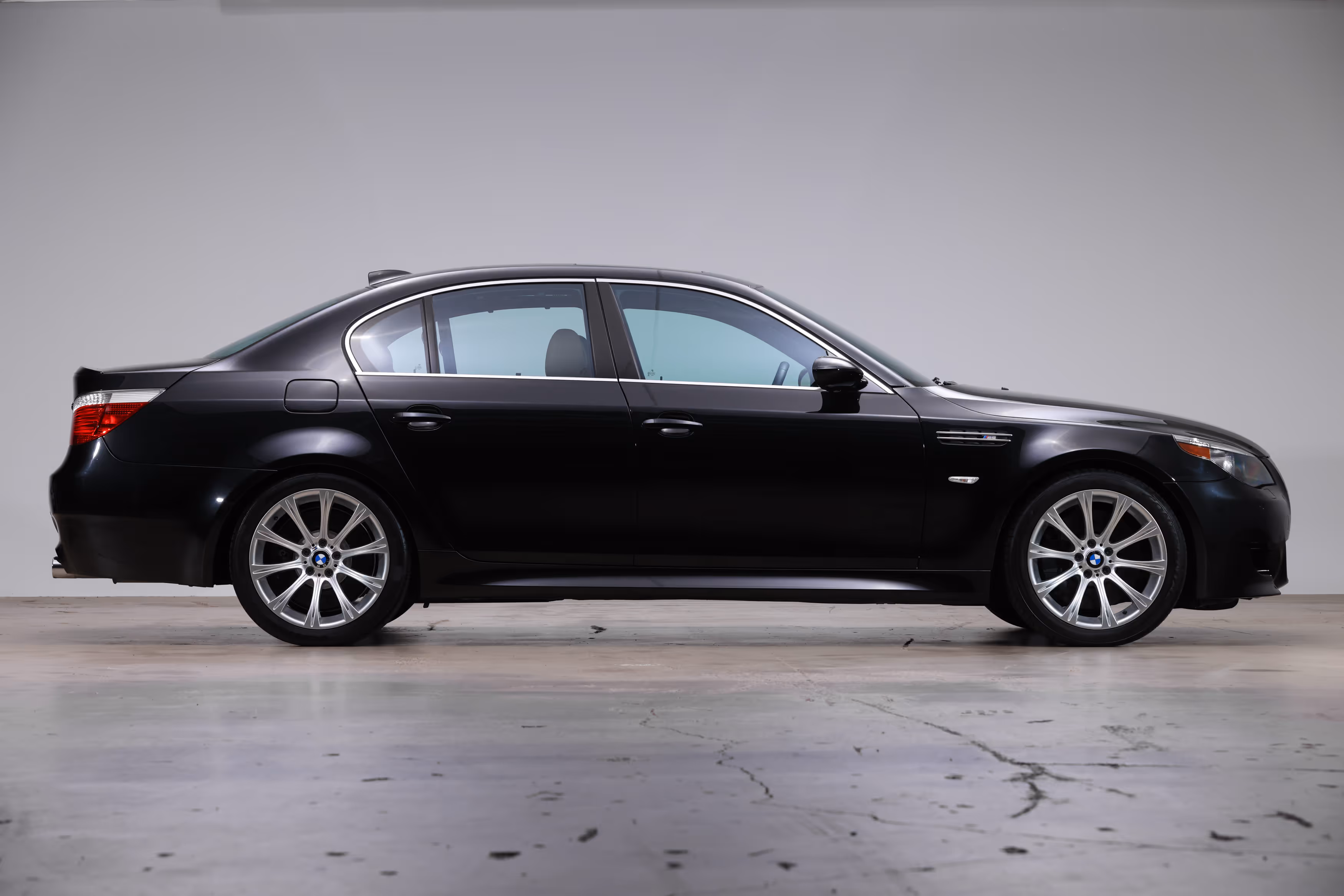 2006 BMW E60 M5 - Image 4