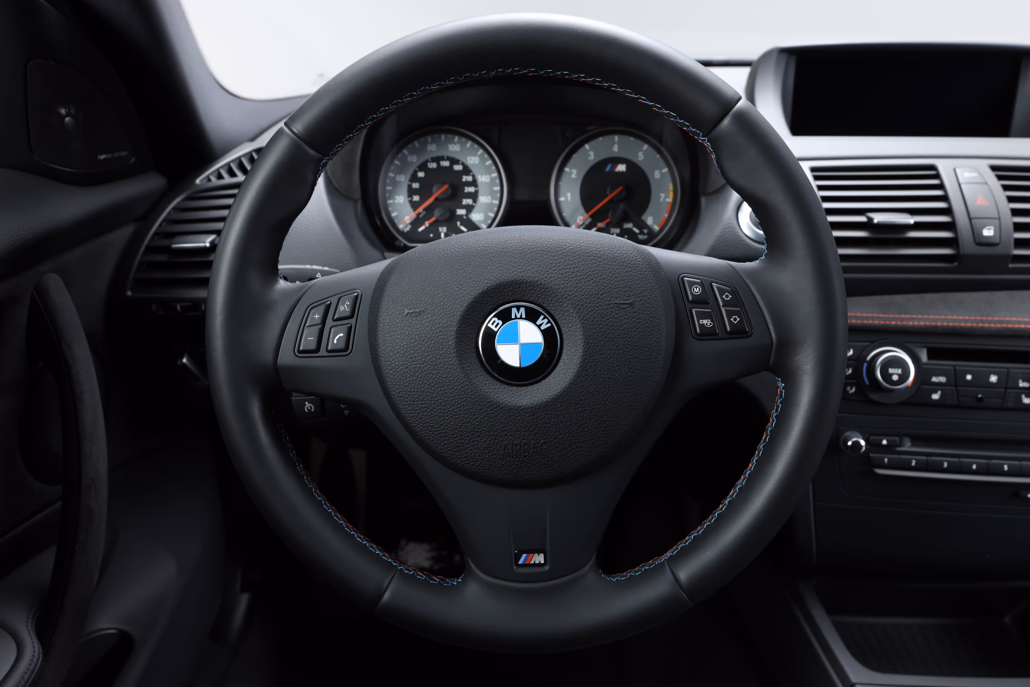 2011 BMW 1M - Image 48